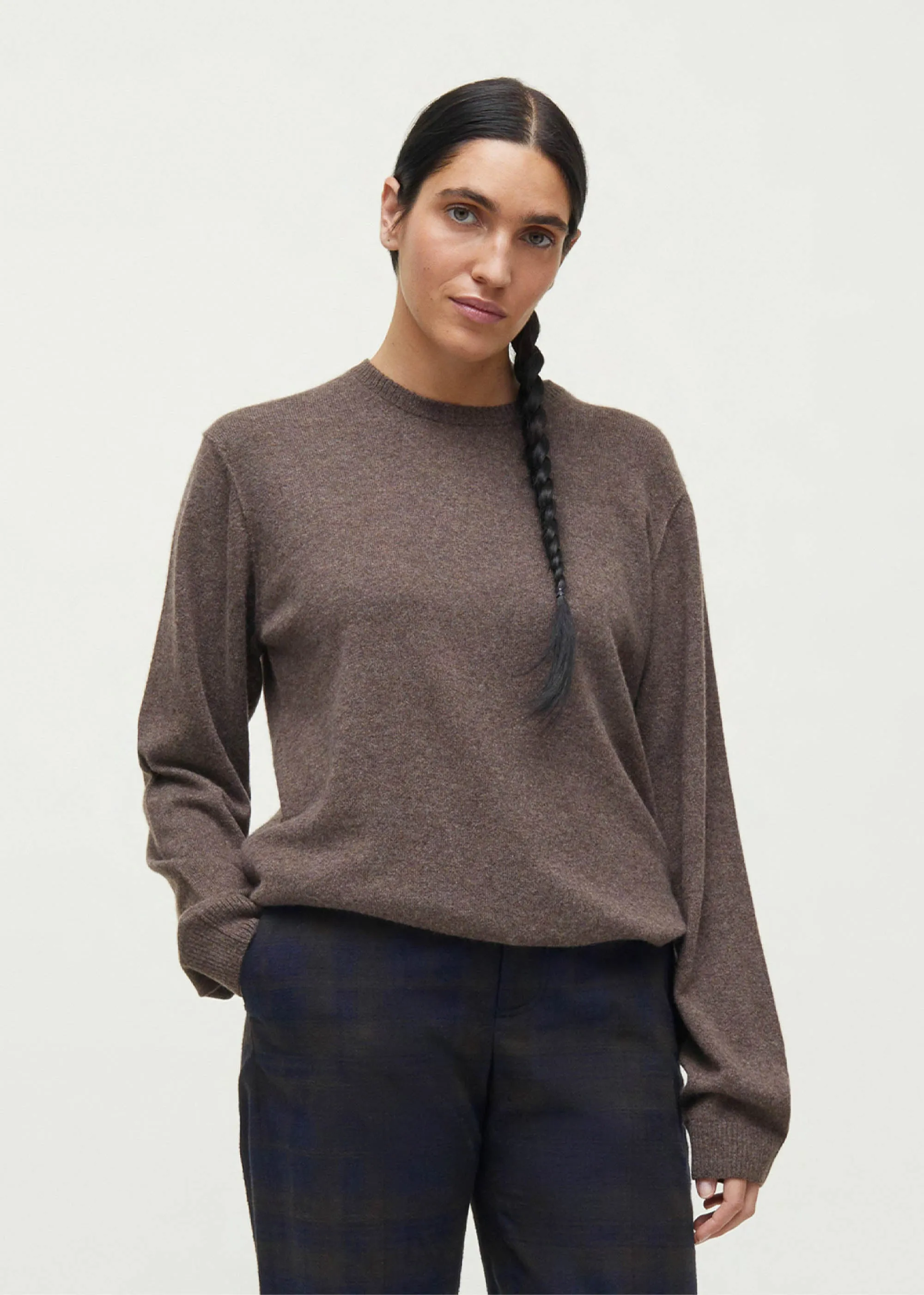 Leonardo sweater – cashmere | Pure Dark Brown sold by aiayu product image thumbnail 5