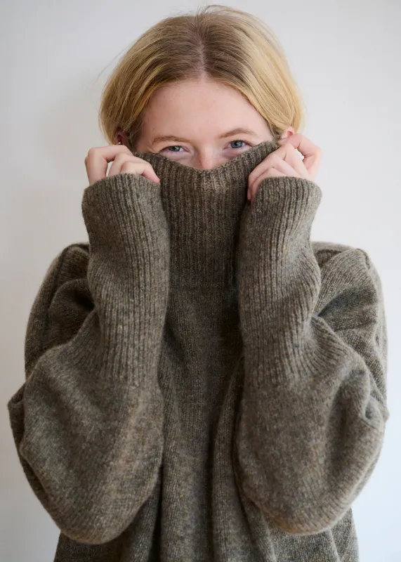 Womens lambswool drop shoulder jumper made by Freight HHG