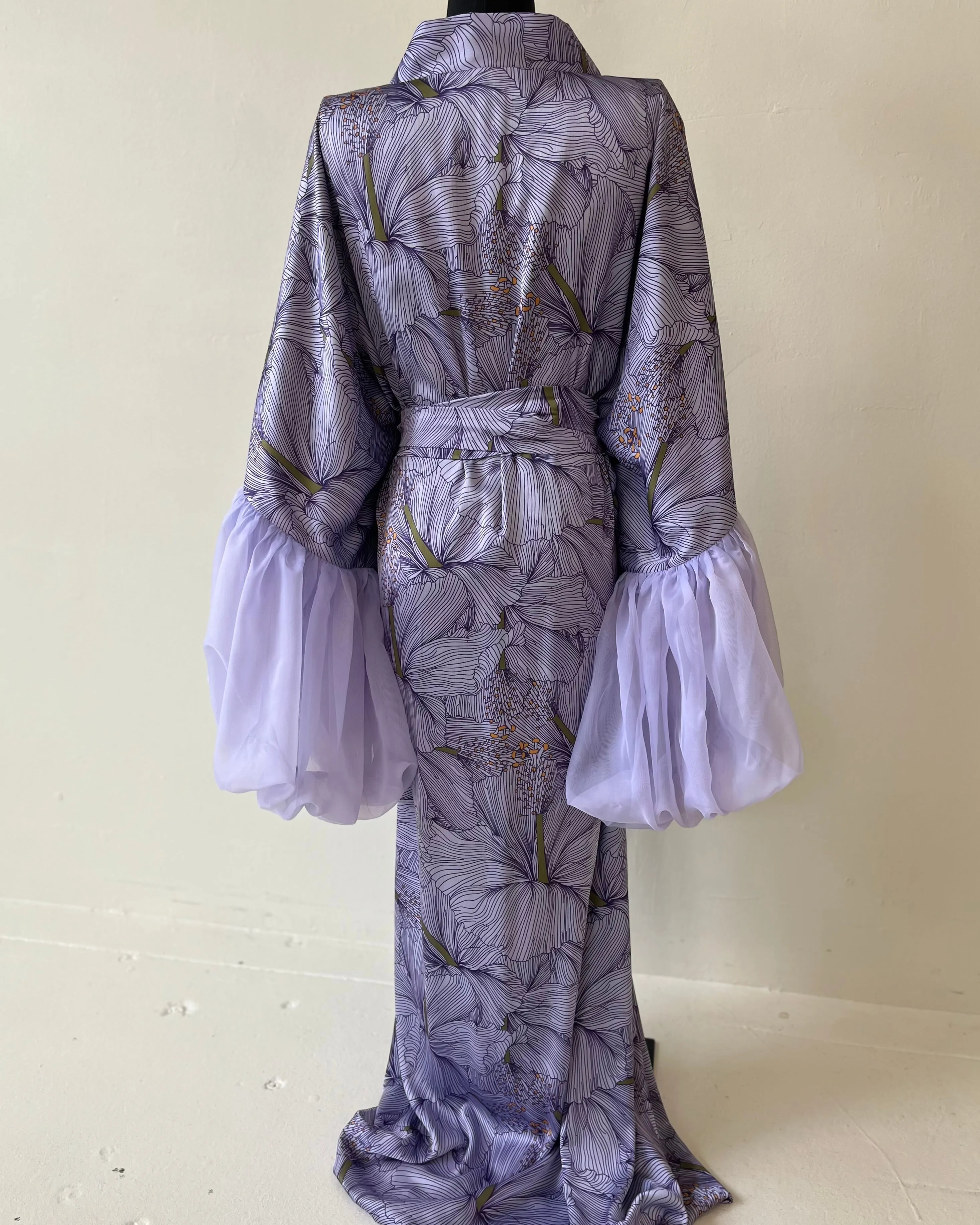 Hibiscus Wilted Sleeve Robe (Pre Order - Ships 7/24/26) sold by Fe Noel product image thumbnail 3