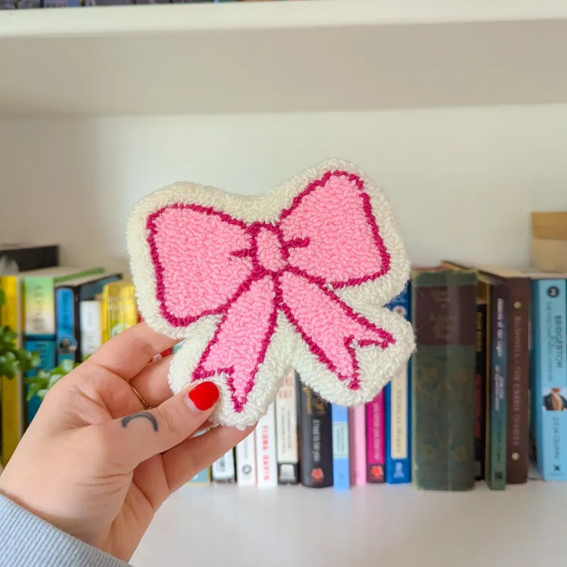 bratty bow mug rug sold by Ally Makes Magic