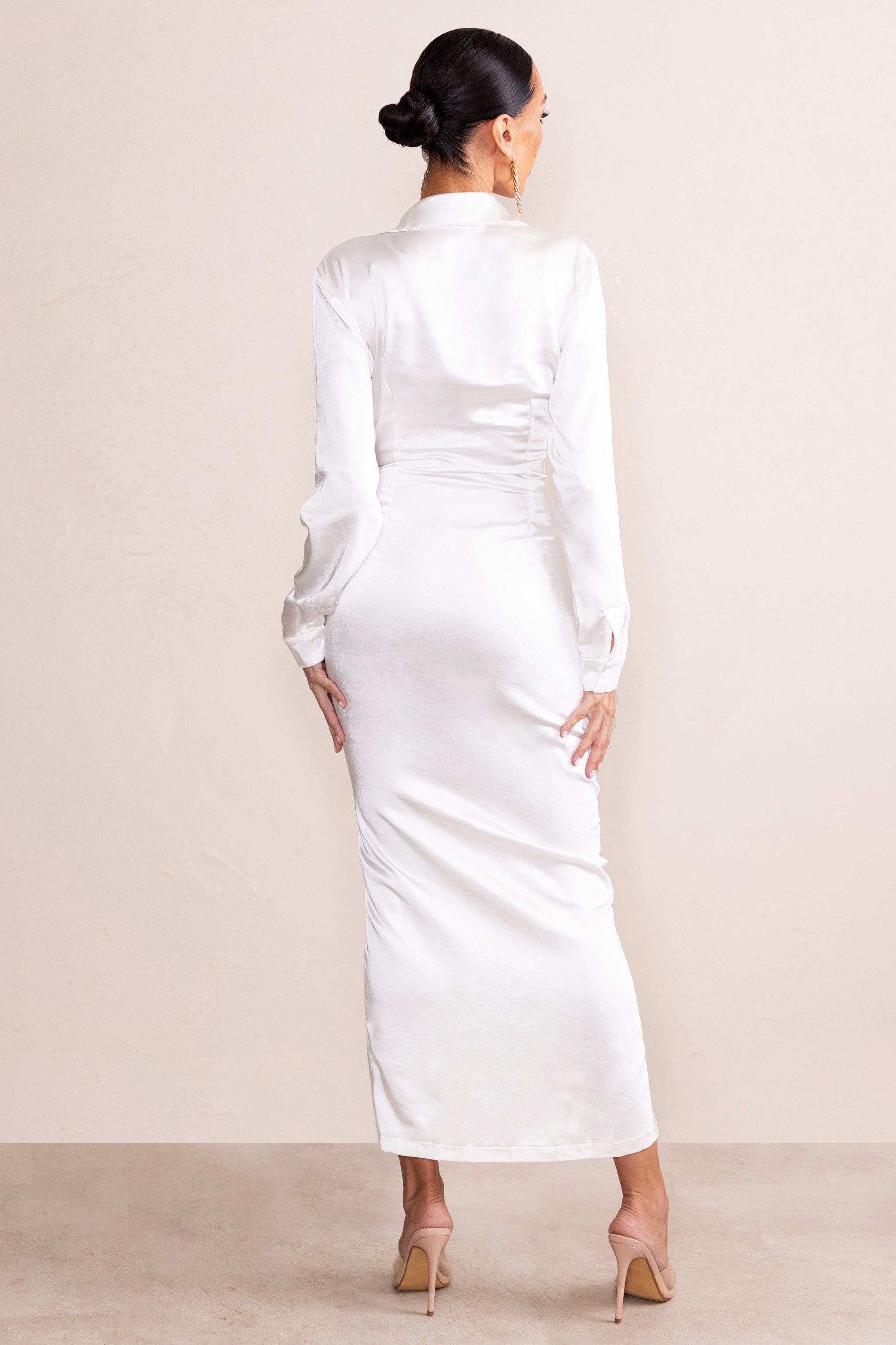 Oasis | Off White Satin Plunge Neck Long Sleeves Maxi Dress sold by Club L London product image thumbnail 2