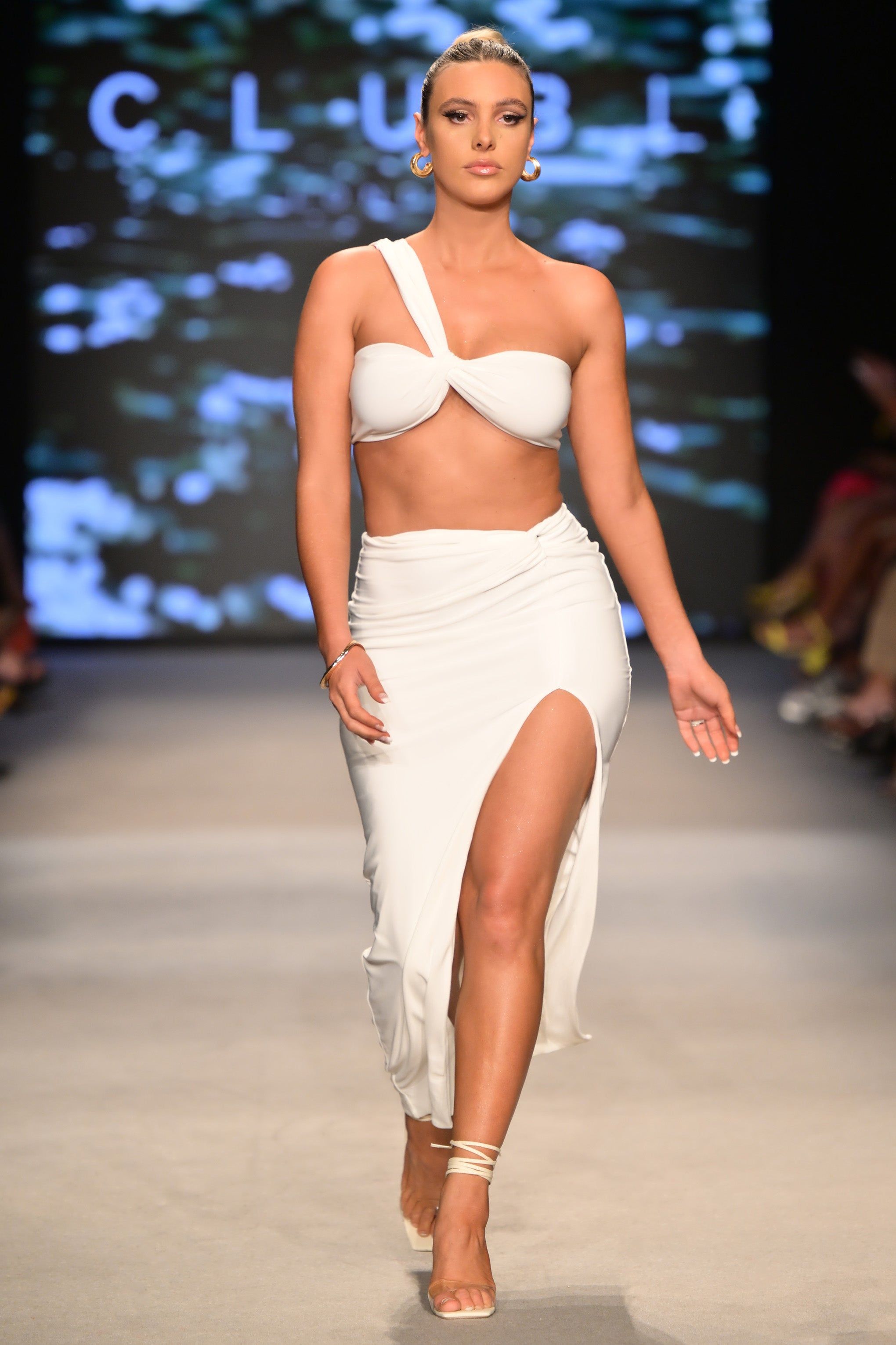 Tender Kiss | White High Waist Thigh Split Maxi Skirt sold by Club L London product image thumbnail 4