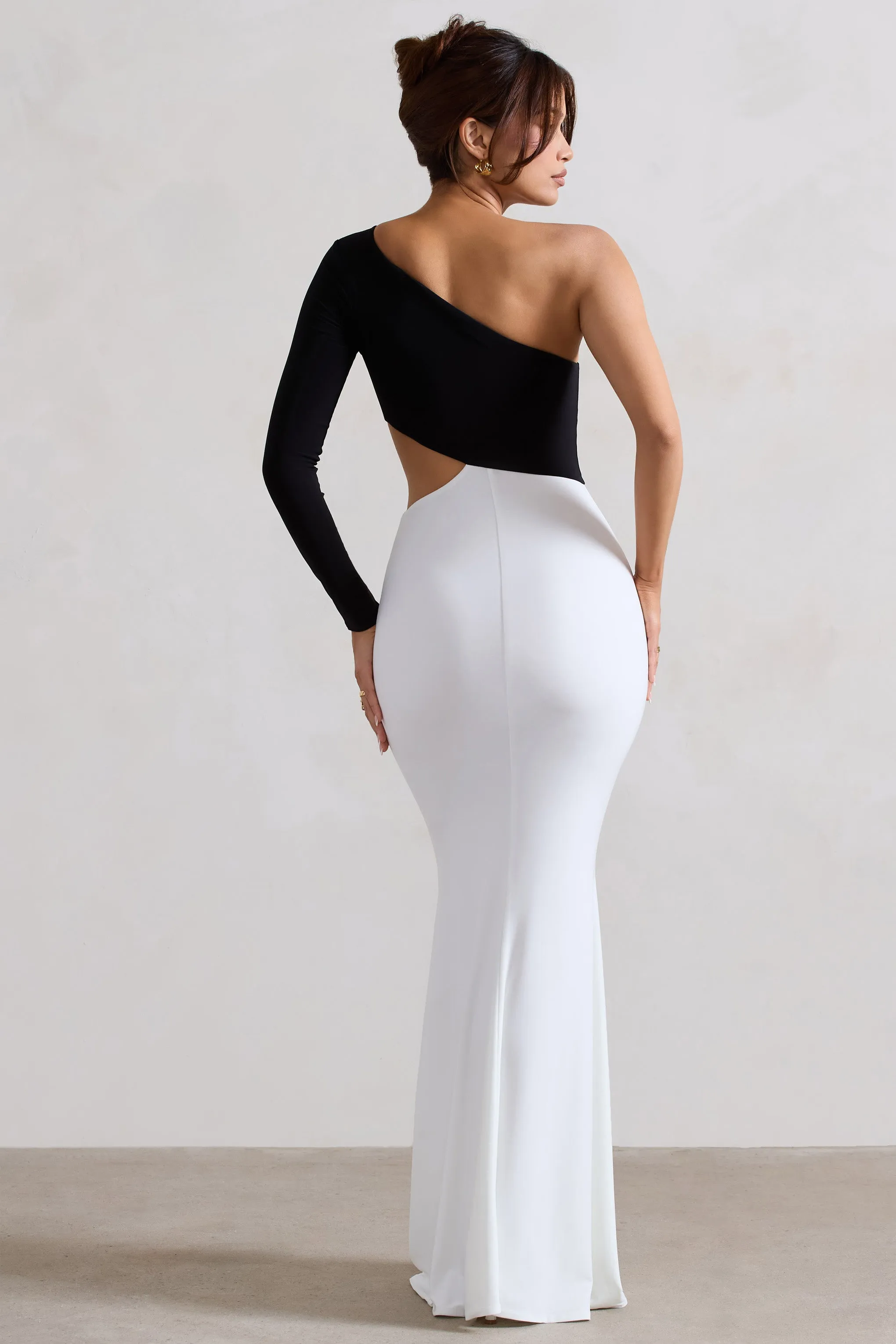 Nantes | Black & White Asymmetric One-Sleeve Cut-Out Maxi Dress sold by Club L London product image thumbnail 2
