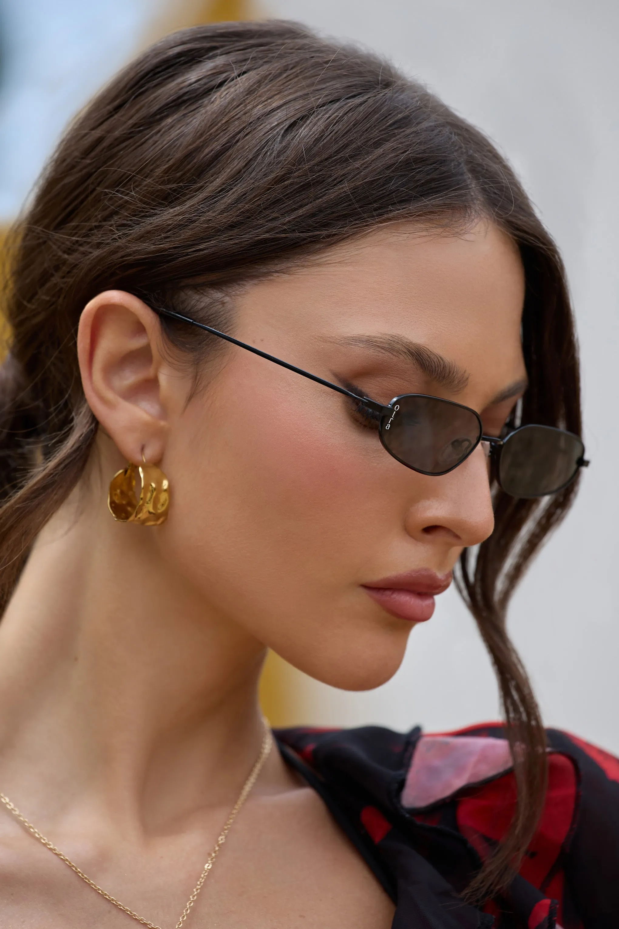 Drew | Otra Black Metal Thin Rectangular Sunglasses sold by Club L London product image thumbnail 3