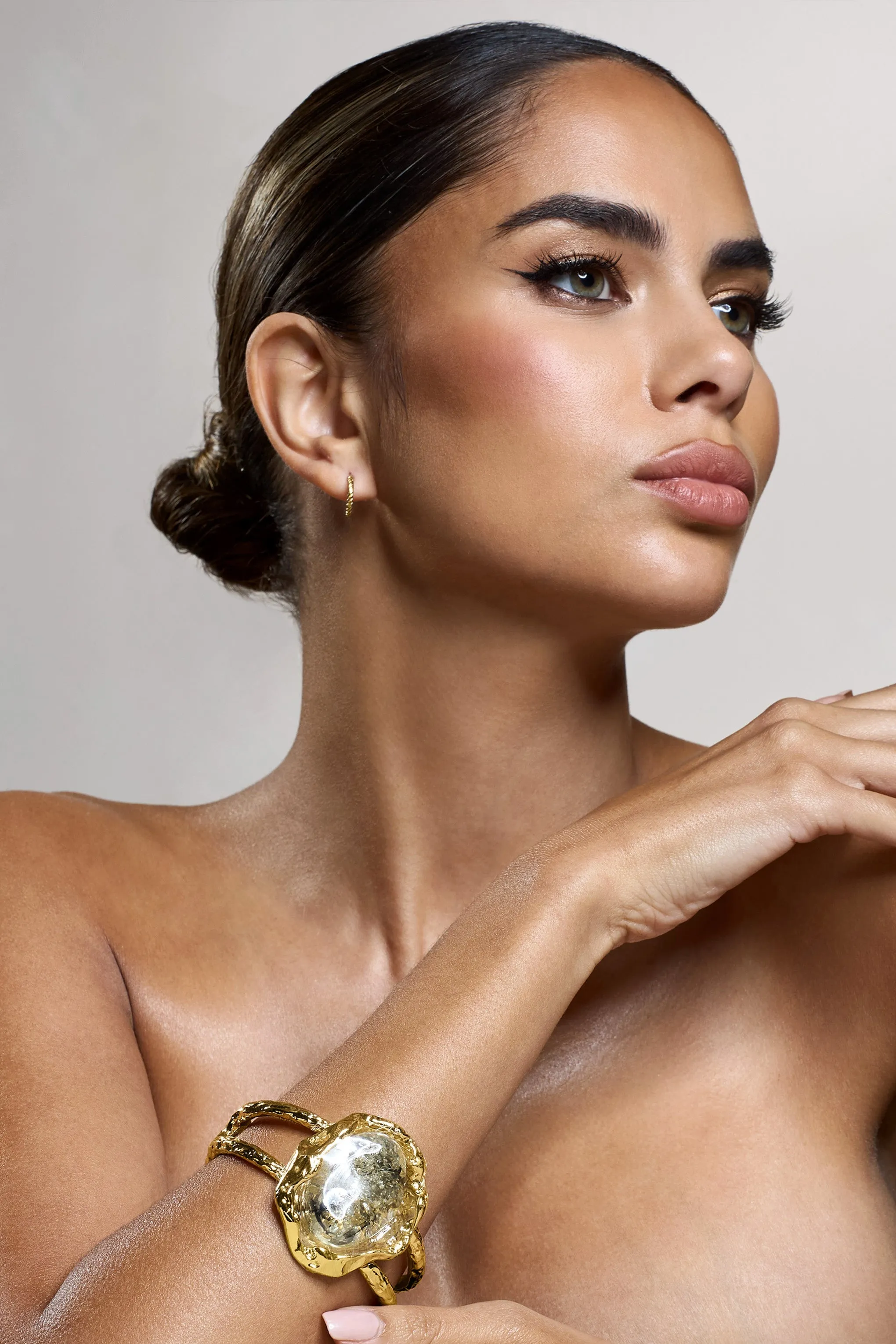 Zyon | Gold Textured Chunky Pendant Bangle sold by Club L London product image thumbnail 2