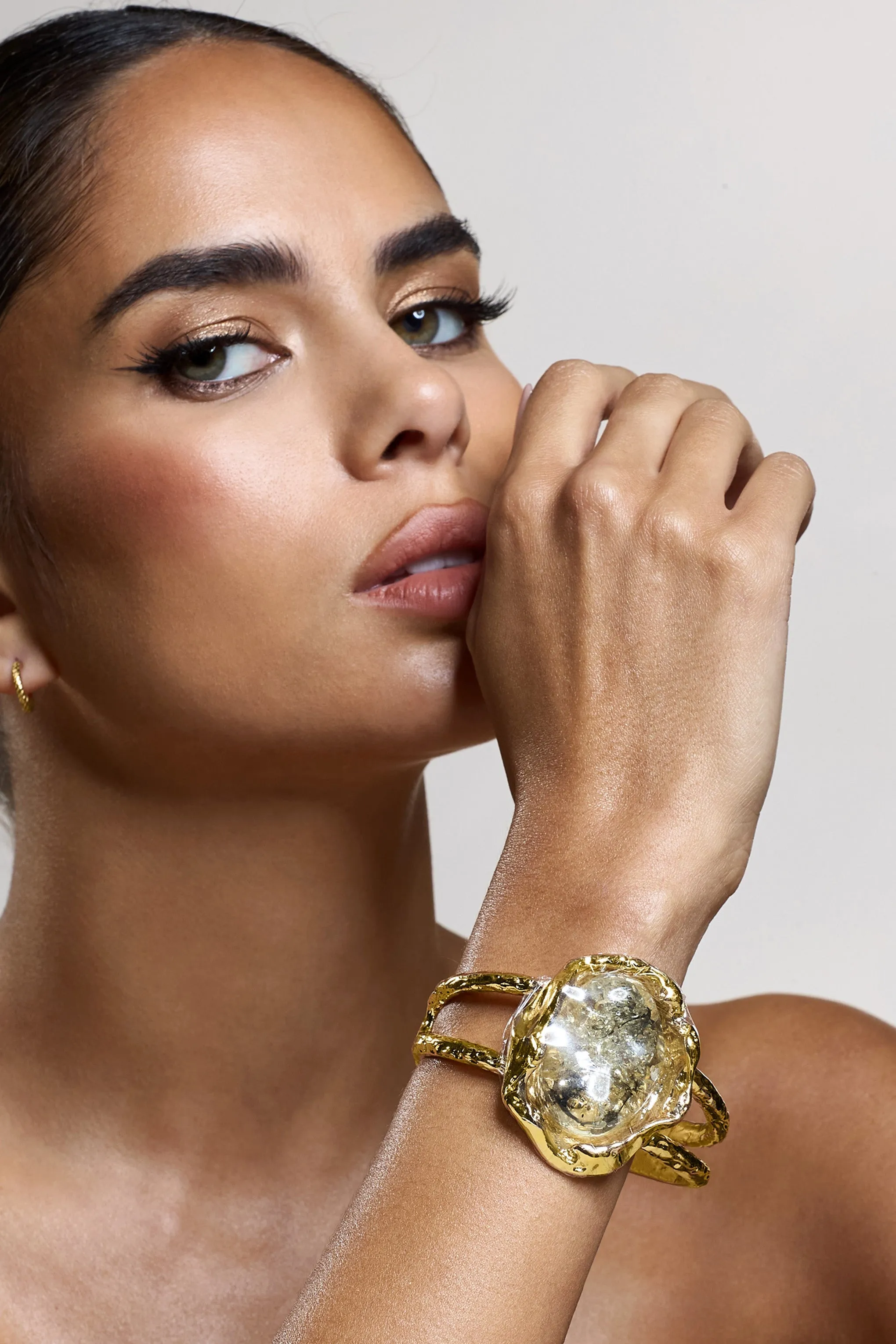 Zyon | Gold Textured Chunky Pendant Bangle sold by Club L London product image thumbnail 5