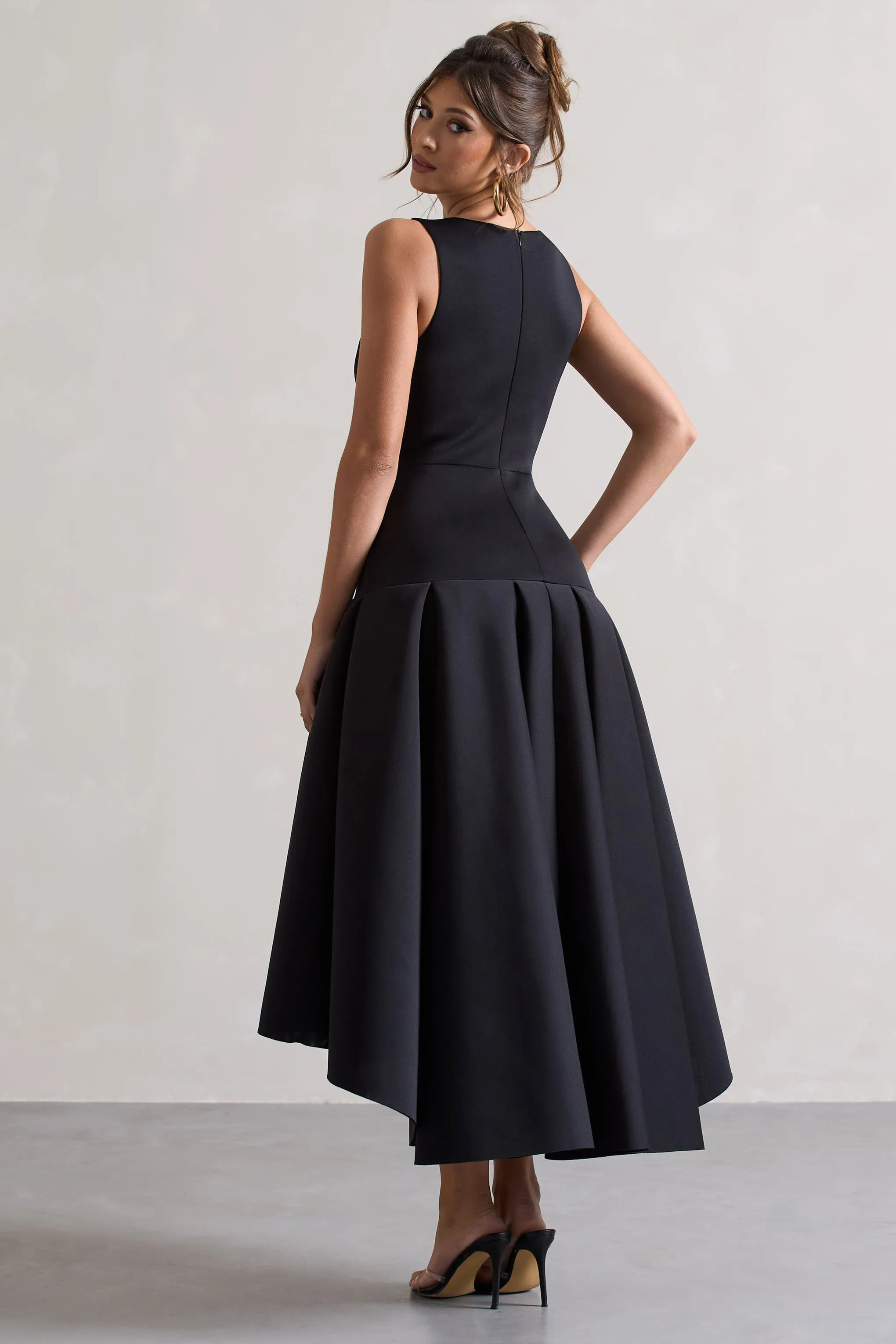 Amoret | Black Plunge-Neck Maxi Dress With Volume Hem sold by Club L London product image thumbnail 2