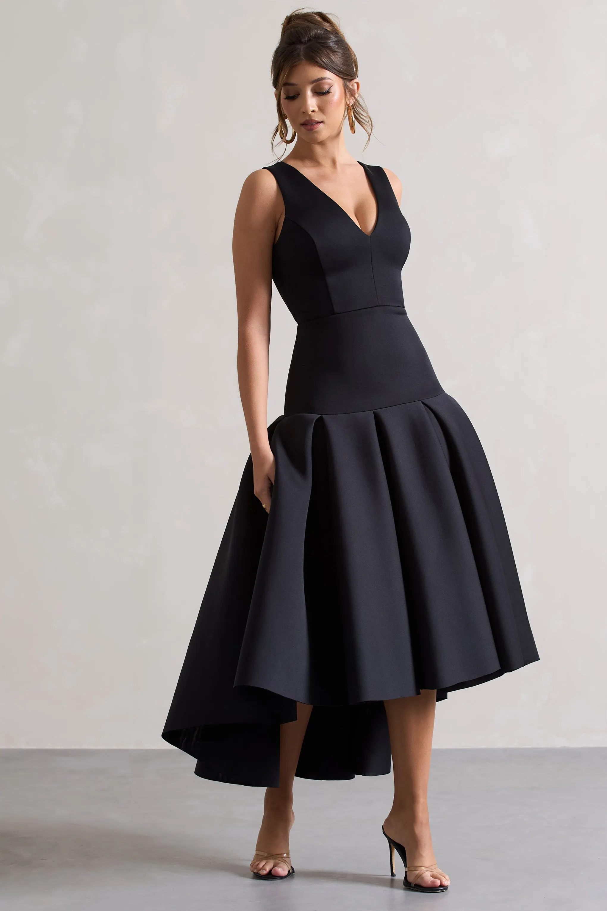 Amoret | Black Plunge-Neck Maxi Dress With Volume Hem sold by Club L London product image thumbnail 4