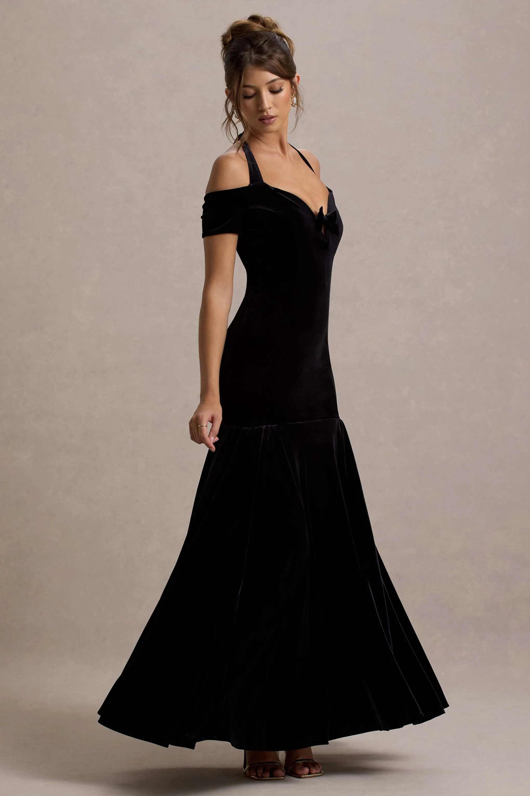 Nominee | Black Velvet Halter-Neck Maxi Dress sold by Club L London product image thumbnail 4