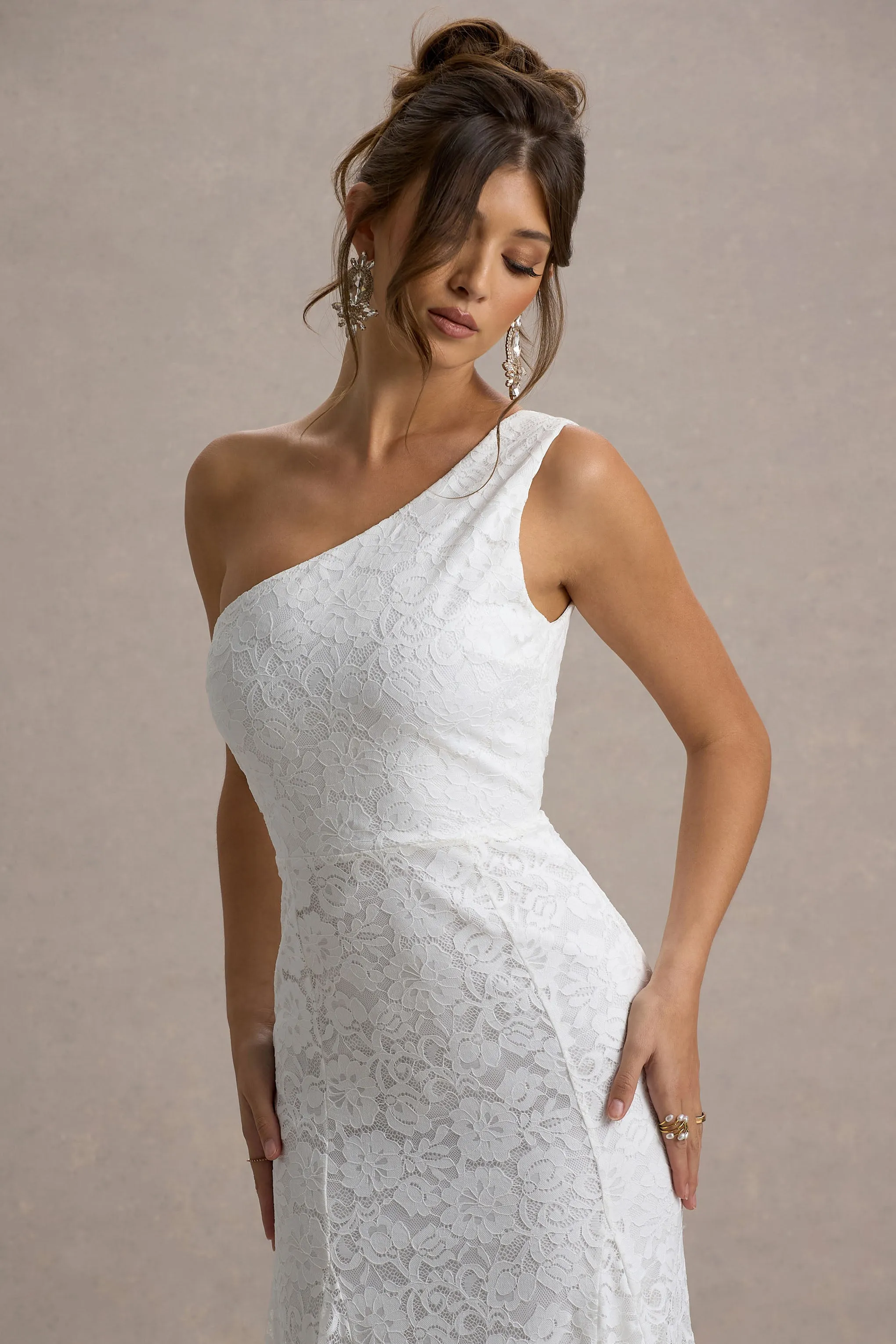 Gigou | White Lace Asymmetric Maxi Dress sold by Club L London product image thumbnail 3