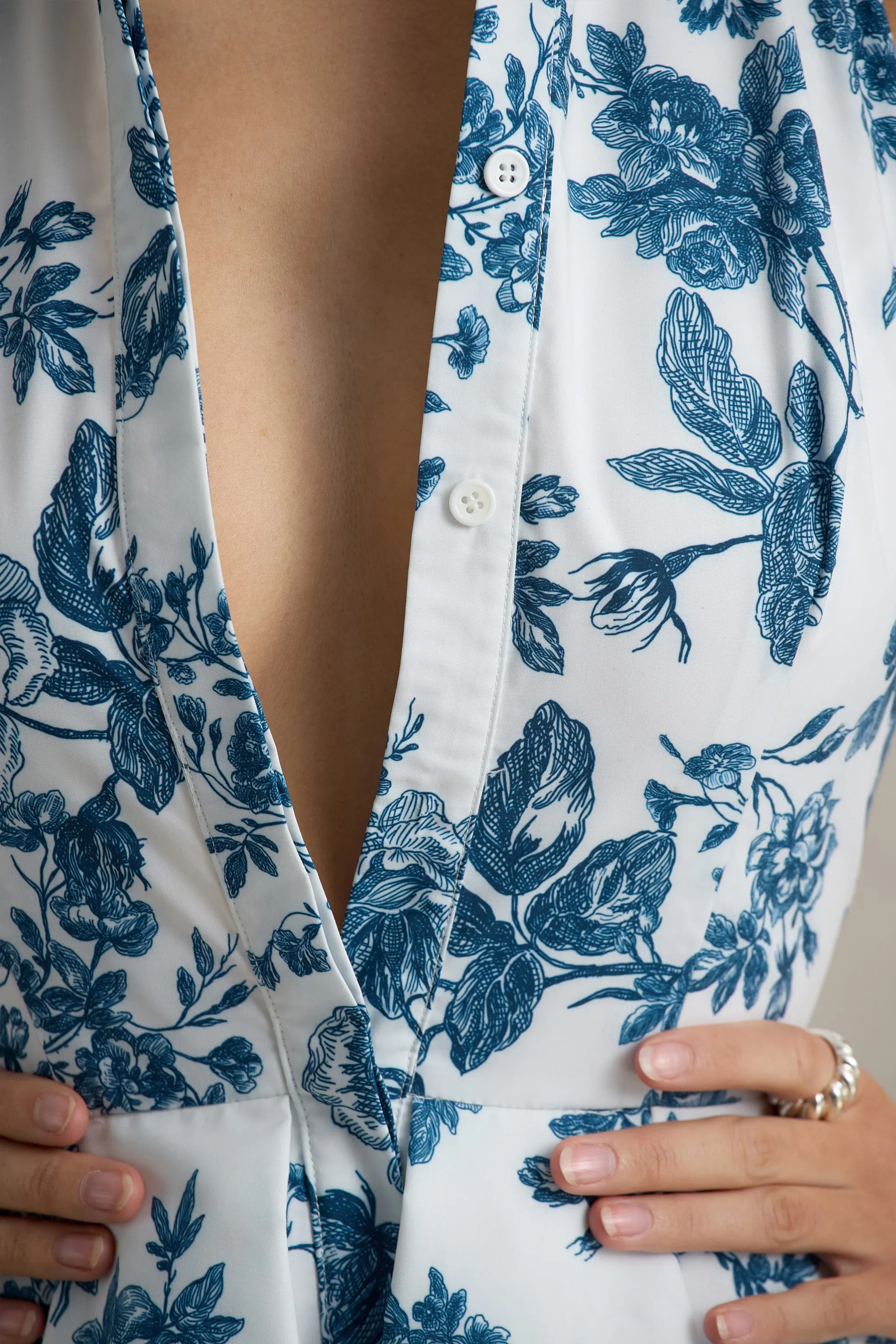 Paulie | Blue Porcelain Print Poplin Skater Mini Dress sold by Club L London product image thumbnail 4