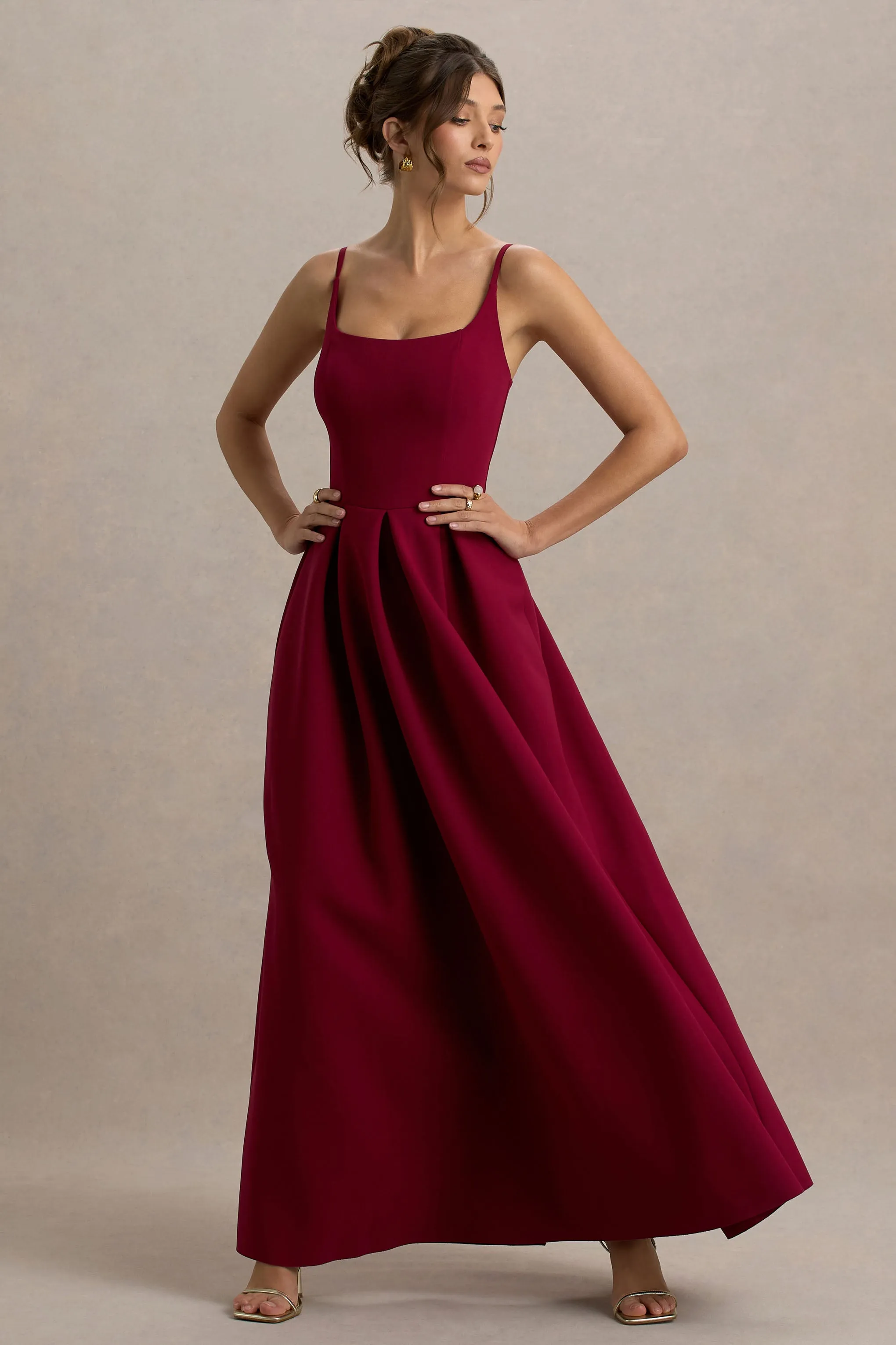 Bambina | Burgundy Scoop-Neck Pleated Maxi Dress sold by Club L London product image thumbnail 4