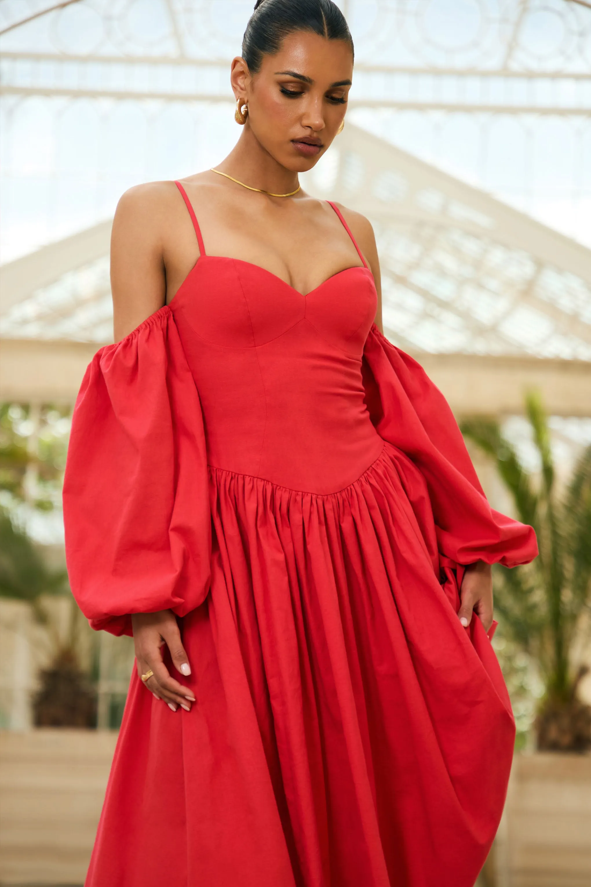Macie | Red Sweetheart Midi Dress With Balloon Sleeves sold by Club L London product image thumbnail 4