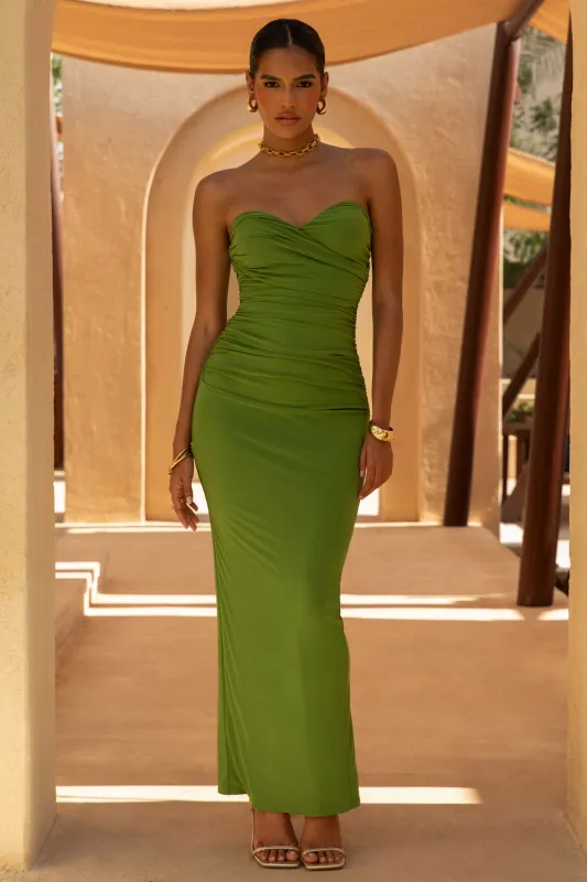Katarina | Green Sweetheart-Neck Maxi Dress With Ruched Details made by Club L London