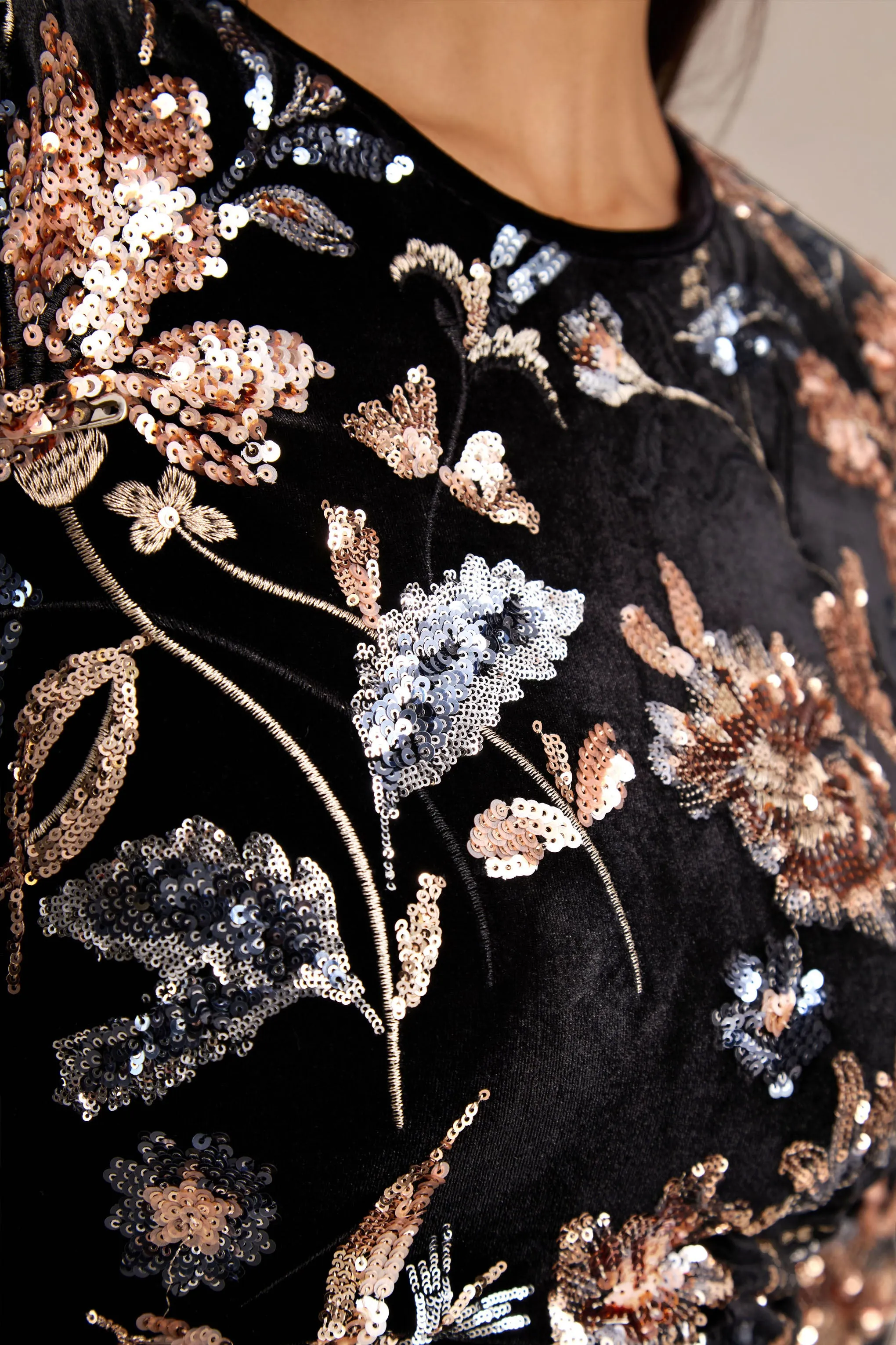Lyric | Black Floral Velvet And Sequin Embellished Crew-Neck Maxi Dress sold by Club L London product image thumbnail 3