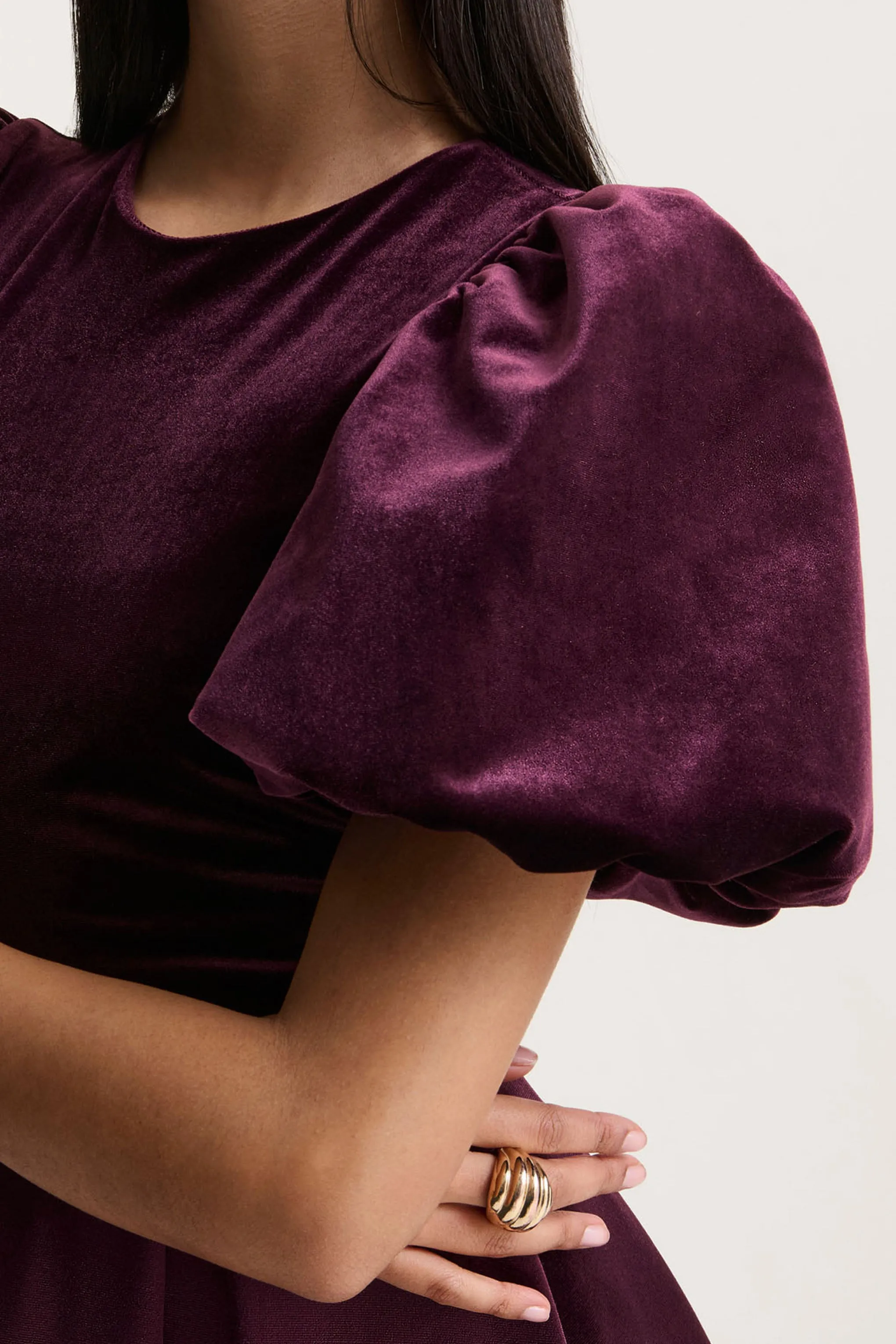Seraphic | Burgundy Velvet Puff-Sleeve Midi Dress sold by Club L London product image thumbnail 5