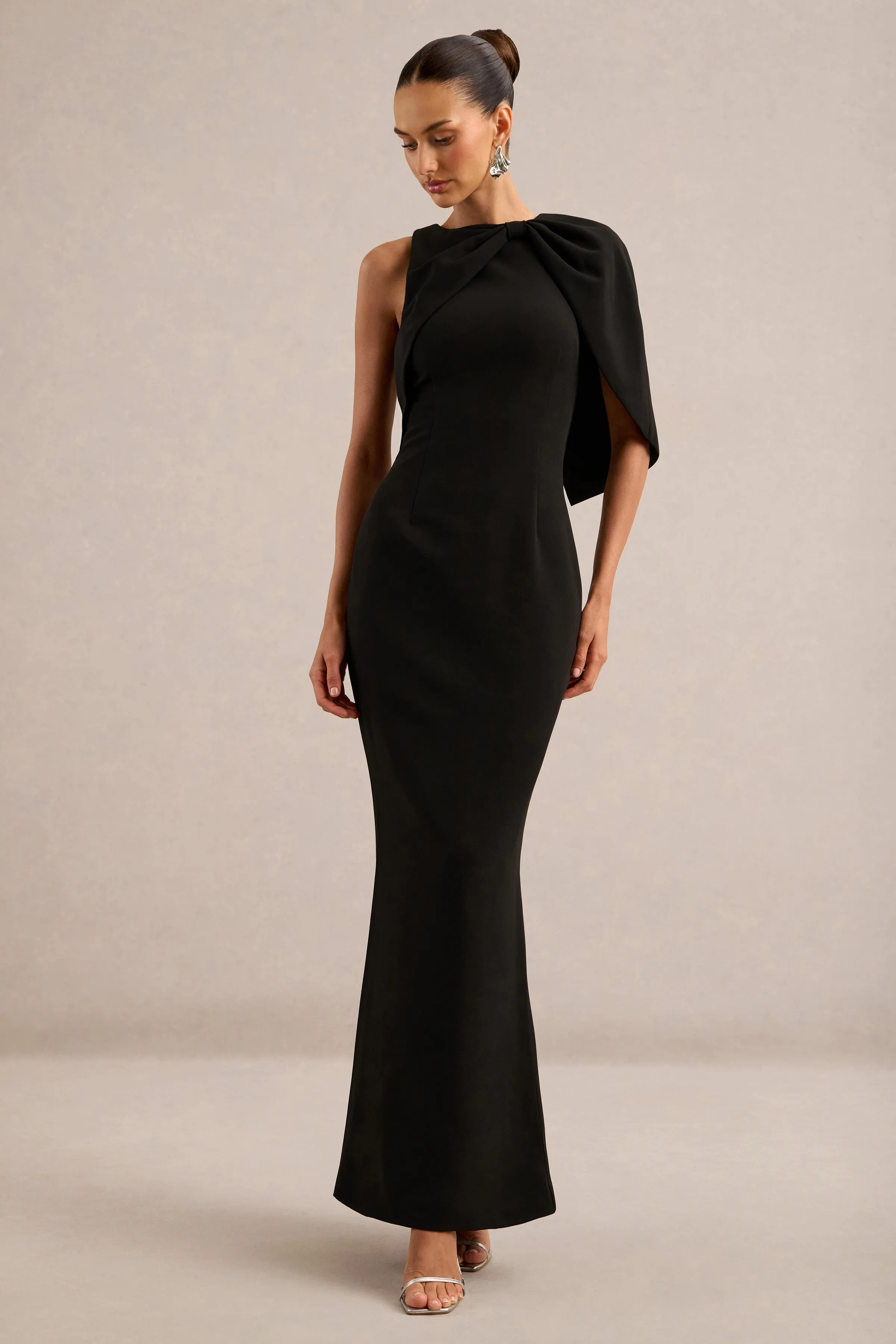 Quira | Black Round Neck Short Sleeve Maxi Dress With Bow Detailing And Back Split sold by Club L London product image thumbnail 5