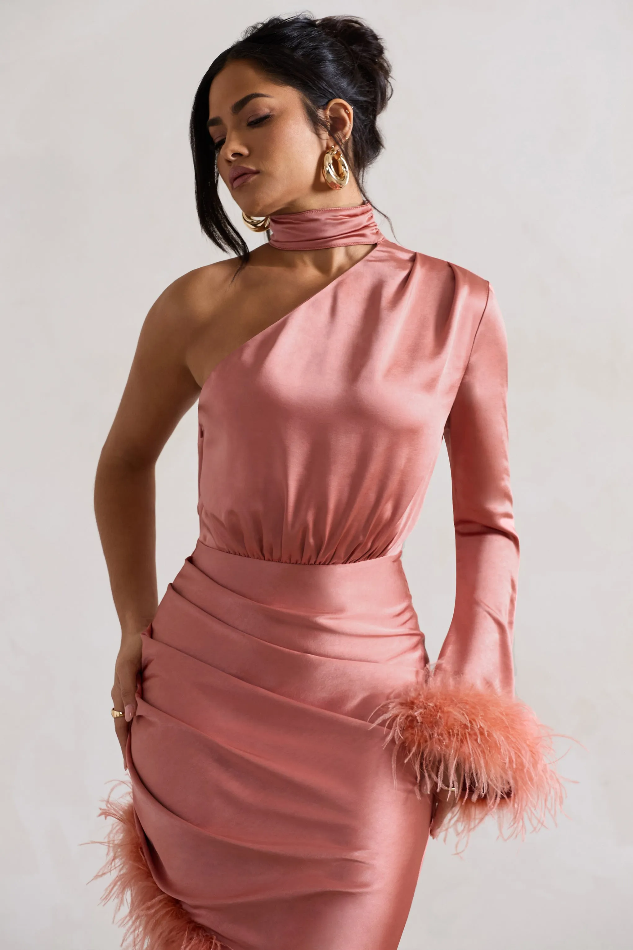 Dolce | Coral Satin Asymmetric One Sleeve Maxi Dress With Feather Trims sold by Club L London product image thumbnail 3