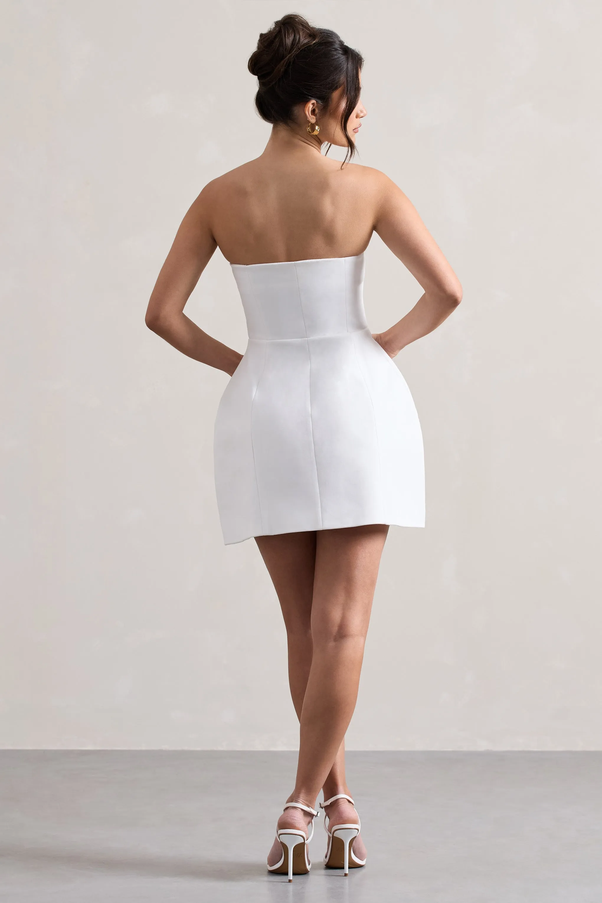 Anniston | Mini-robe tailleur blanc décolleté bandeau et boutons sold by Club L London product image thumbnail 2