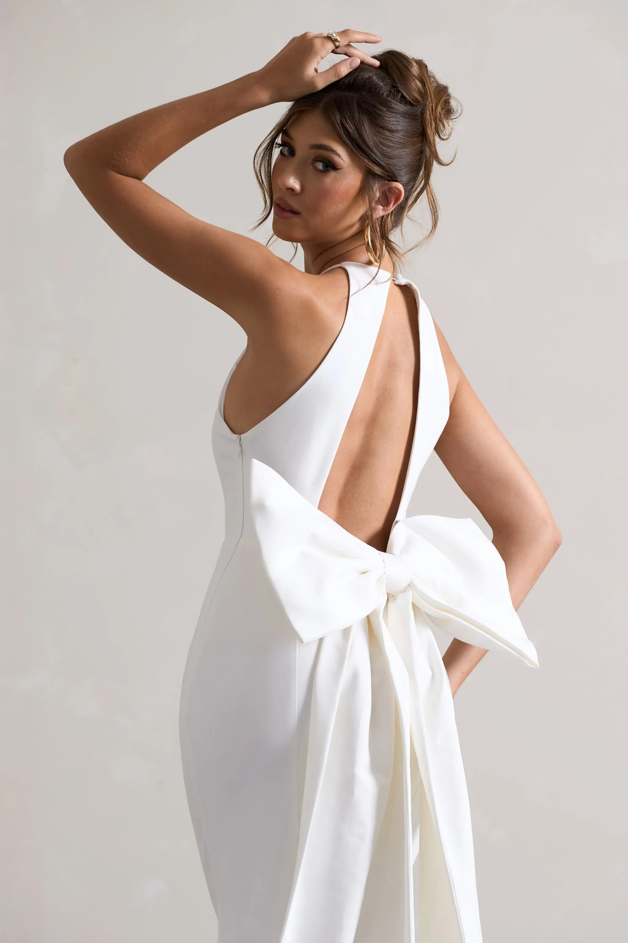 Bestow | White Open-Back Maxi Dress With Oversized White Bow sold by Club L London product image thumbnail 3