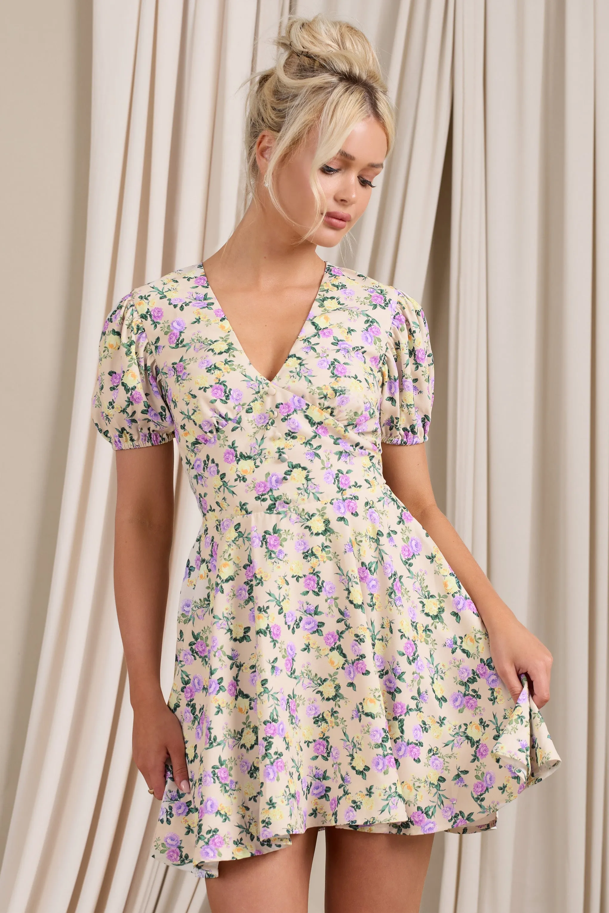 Si Si | Yellow Floral V-Neck Puff-Sleeved Buttoned Mini Dress sold by Club L London product image thumbnail 5