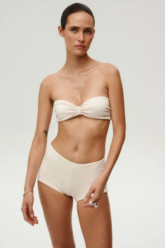Lilia Shorts Cream made by Undress Code