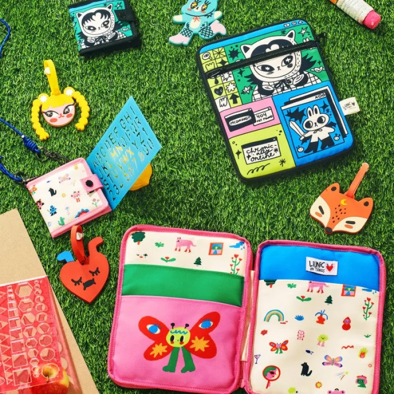 Screen and Green Ipad / Laptop Sleeve - Liunic on Things made by Liunic on Things