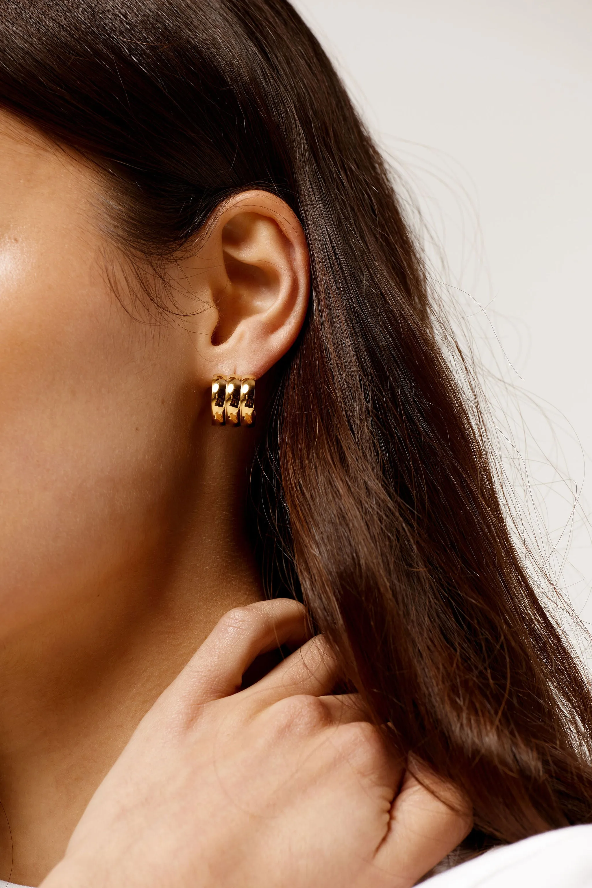 Liv Hoops Earrings | 14K Gold sold by Cendre product image thumbnail 2