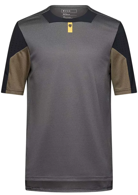 Fox Men's Defend Short Sleeve Mountain Bike Jersey sold by Prfo
