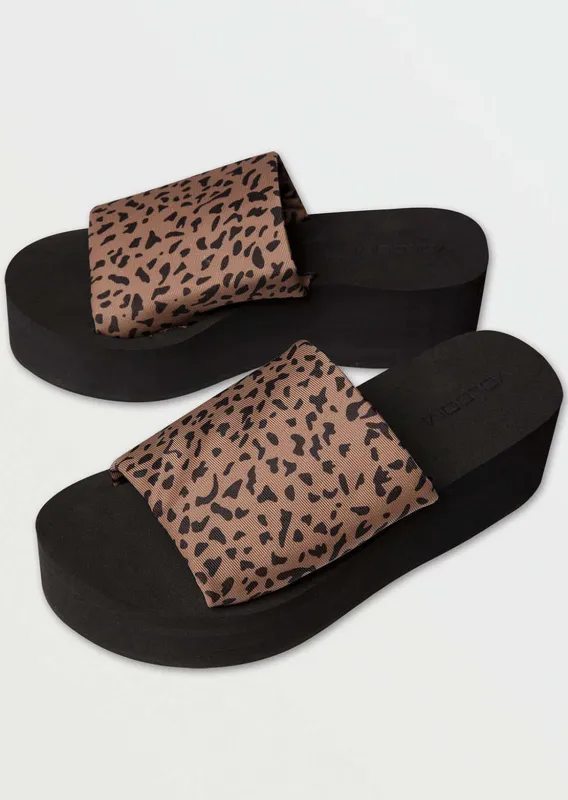 Volcom Women's Simple Hi-scraper Sandal sold by Prfo