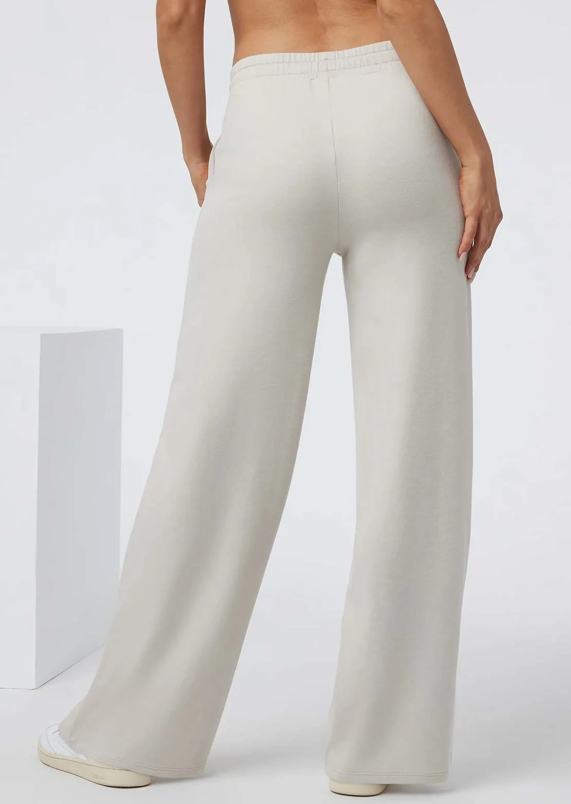 Vuori Women's Halo Essential Wideleg Pants sold by Prfo product image thumbnail 2