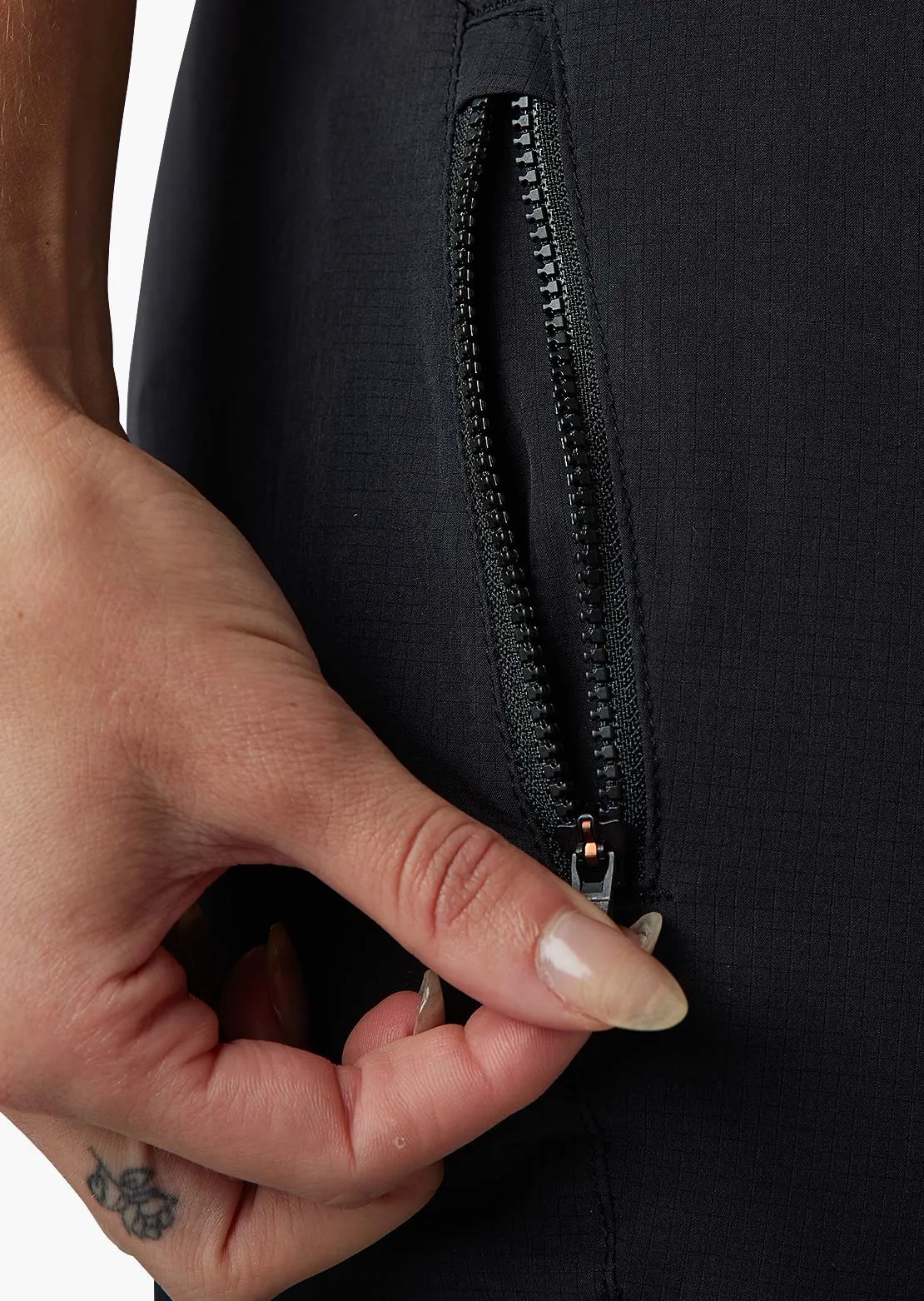 Fox Women's Flexair Ascent Mountain Bike Shorts sold by Prfo product image thumbnail 5