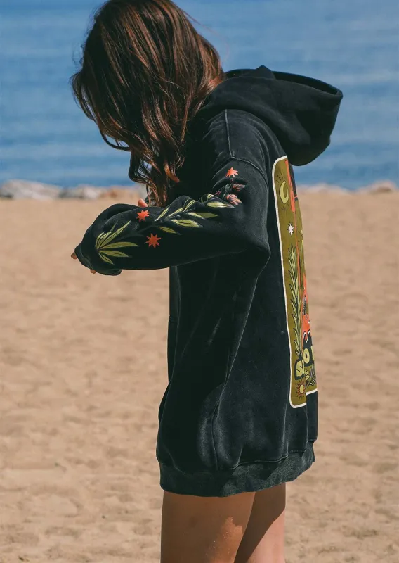 Notice The Reckless Women's Send No Help Hood made by Prfo