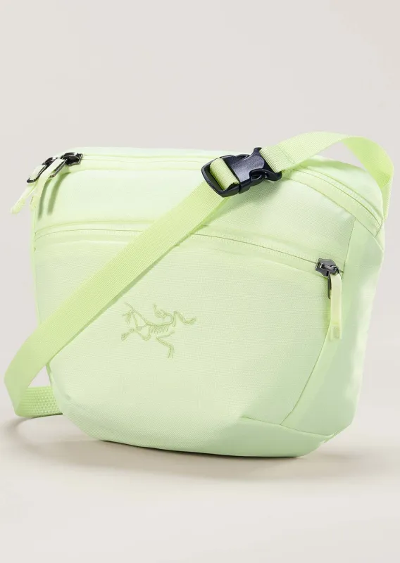 Arc'teryx Unisex Mantis 2 Waist Pack made by Arc'teryx