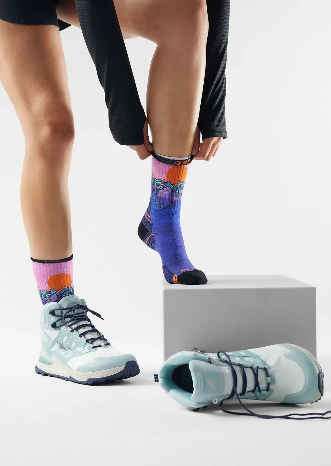 Smartwool Women's Hike Targeted Cushion Mountain Sunrise Print Crew Socks sold by Prfo product image thumbnail 2