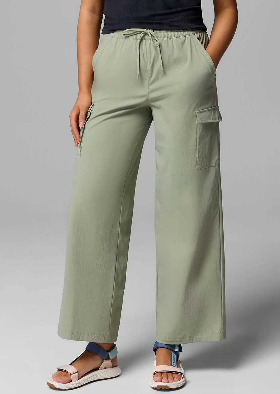 Columbia Women's Chill Creek Cargo Pants sold by Prfo