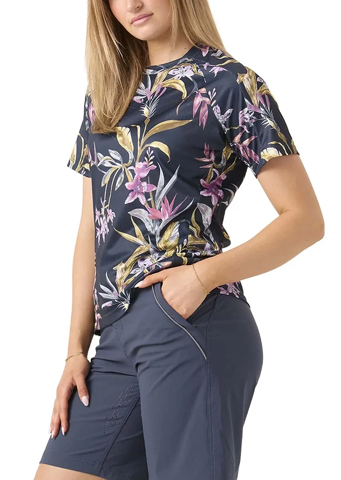 Dakine Women's Syncline 2.0 T-Shirt sold by Prfo product image thumbnail 2