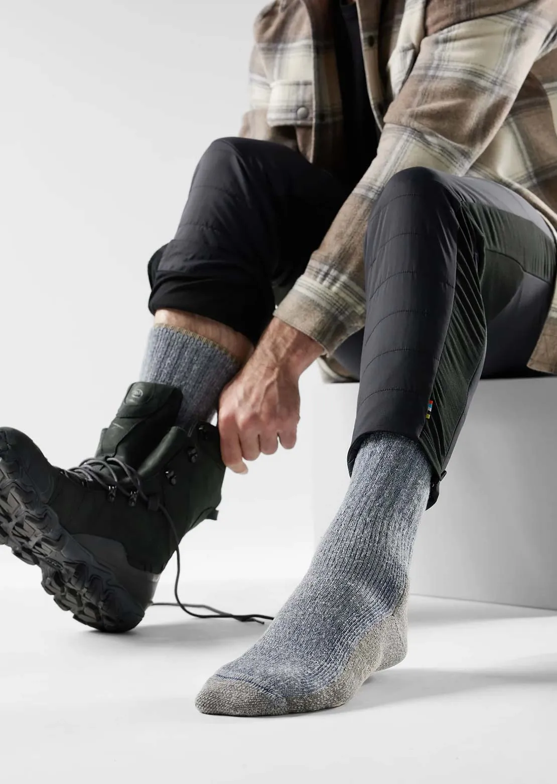Smartwool Unisex Mountaineer Classic Edition Max Cushion Second Cut Crew Socks sold by Prfo product image thumbnail 2