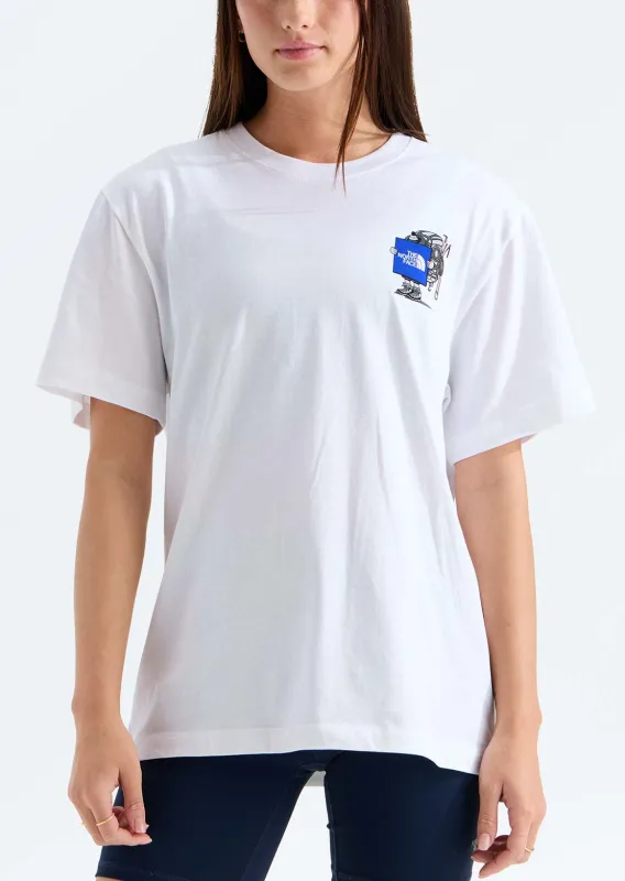The North Face Unisex Gear Up Get Out Relaxed Graphic T-Shirt made by The North Face