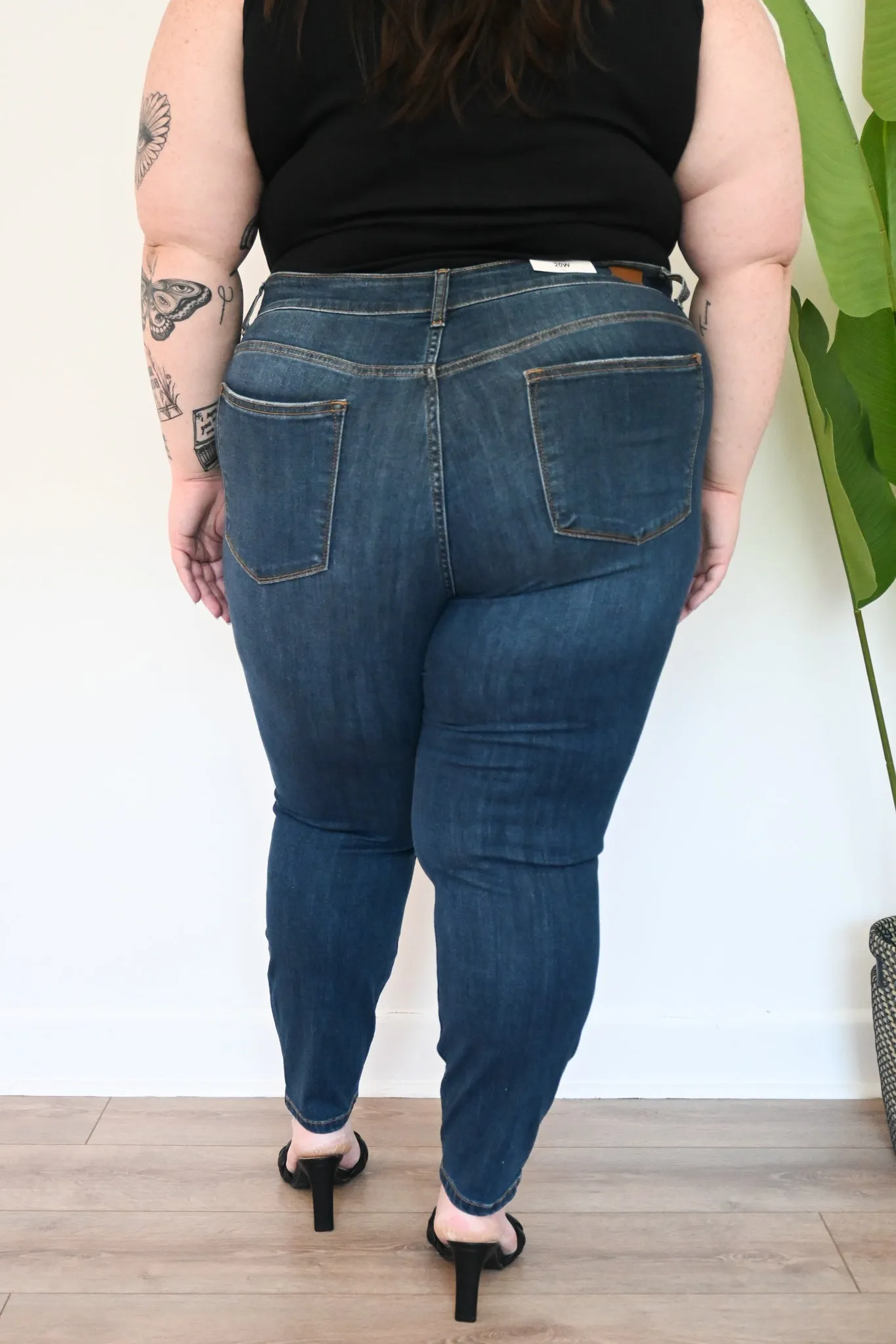 CURVE Clean Skinny Jean sold by Valencia Boutique product image thumbnail 3