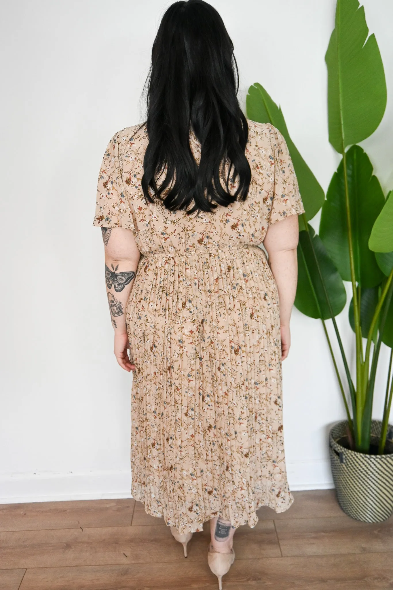 CURVE Pleated Midi Dress sold by Valencia Boutique product image thumbnail 2
