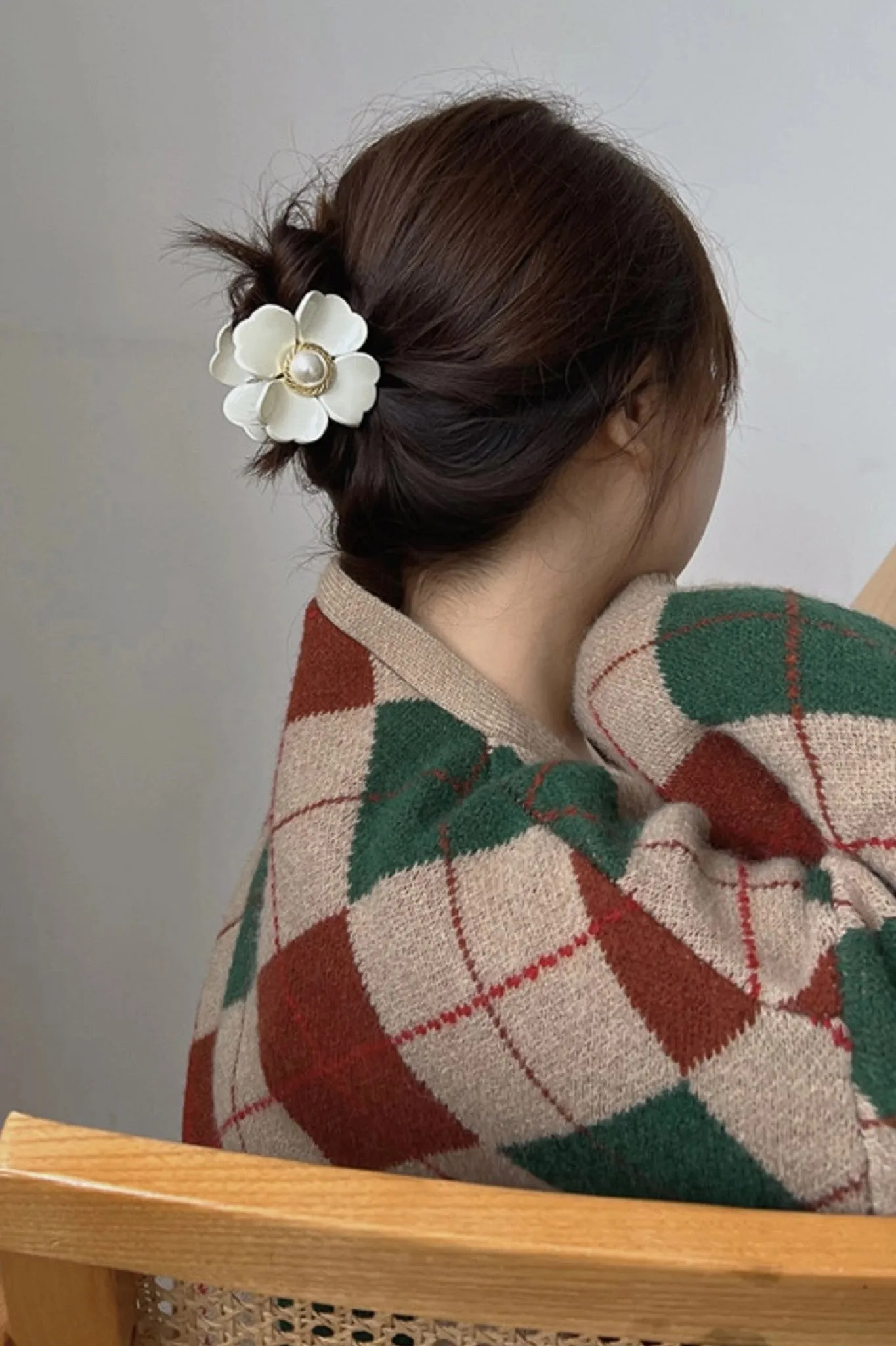 Floral Pearl Claw Clip sold by Valencia Boutique product image thumbnail 3