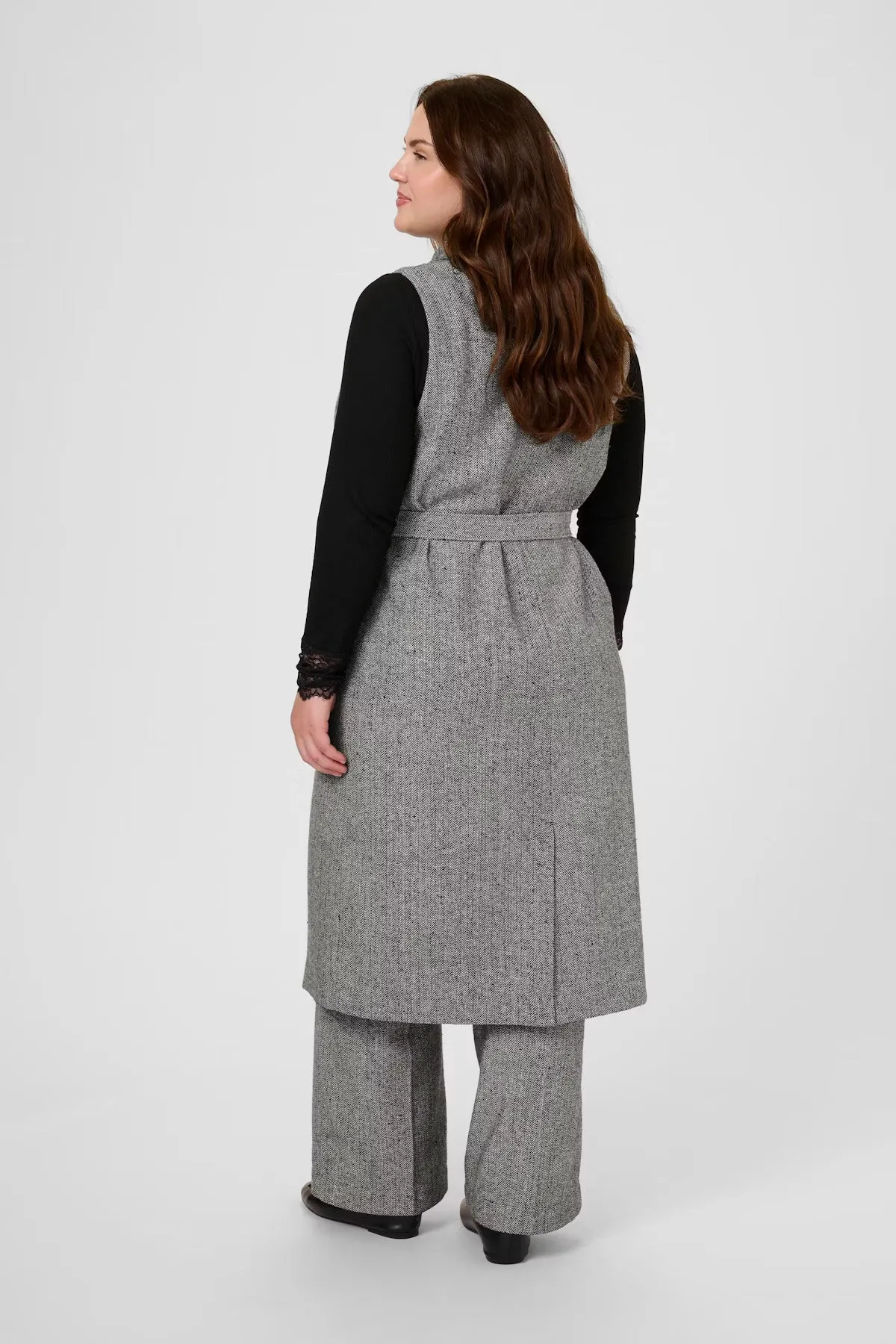 CURVE Thila Vest sold by Valencia Boutique product image thumbnail 2