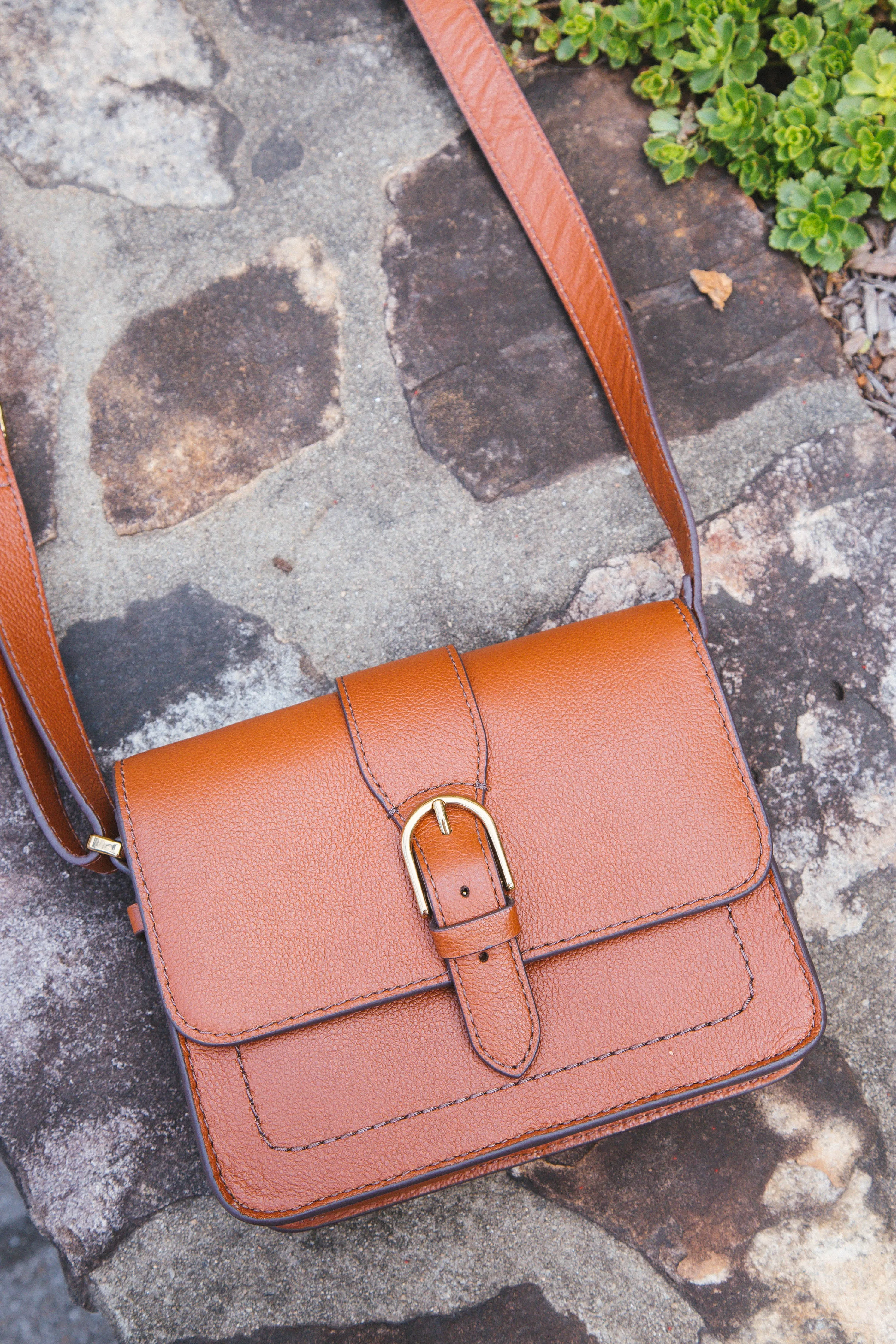 Zoey Medium Flap Crossbody Purse, Medium Brown | Fossil | Parallel