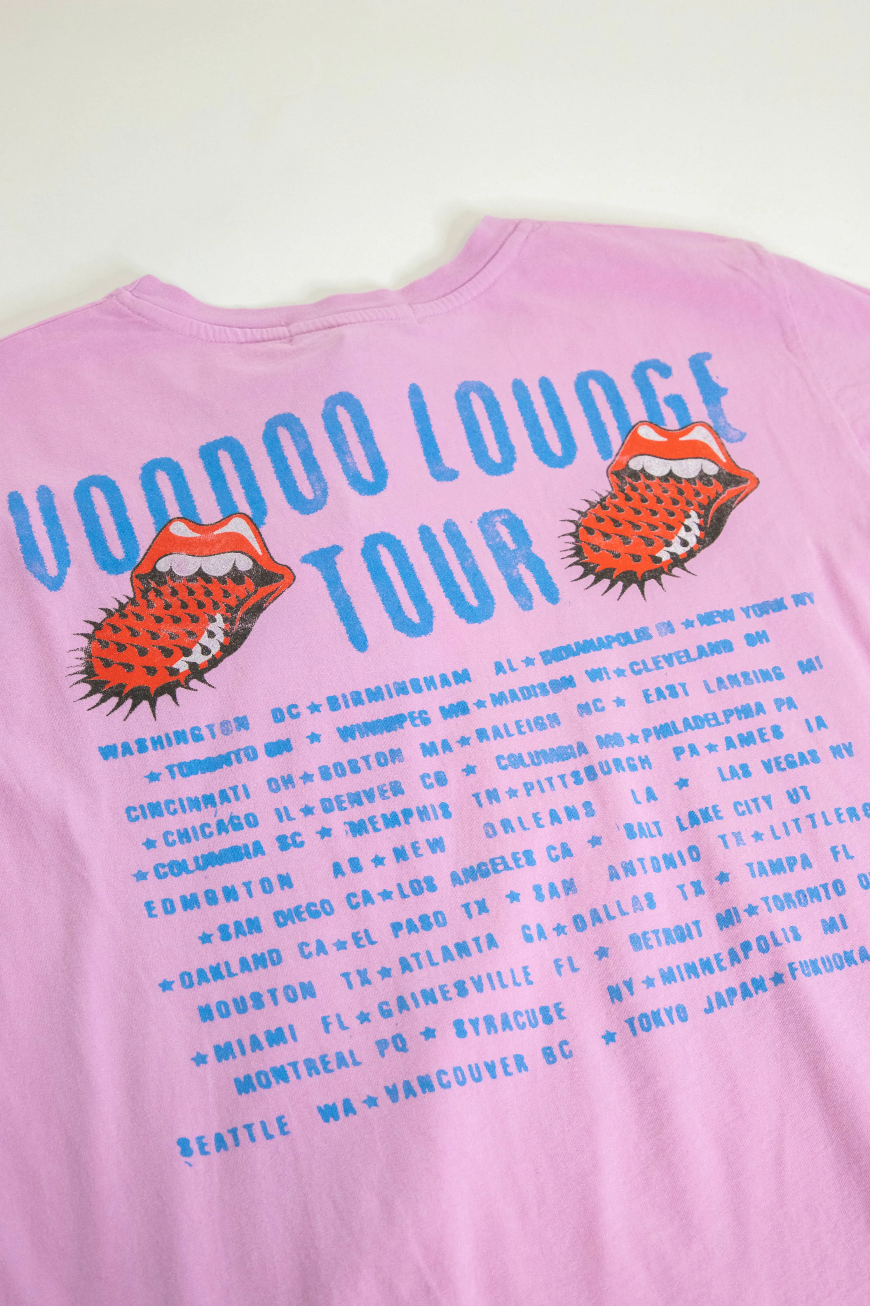 Rolling Stones Live In Concert 1994 Solo Tee, Faded Lilac | Daydreamer sold by North & Main Clothing Company product image thumbnail 3