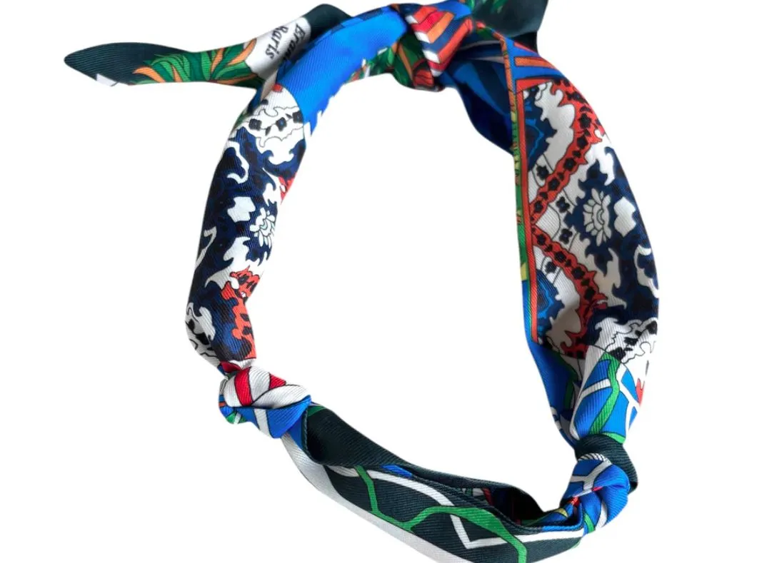 Beckett Vertical Pearl Scarf Necklace, Blue Multi | Nora James Jewelry sold by North & Main Clothing Company product image thumbnail 3