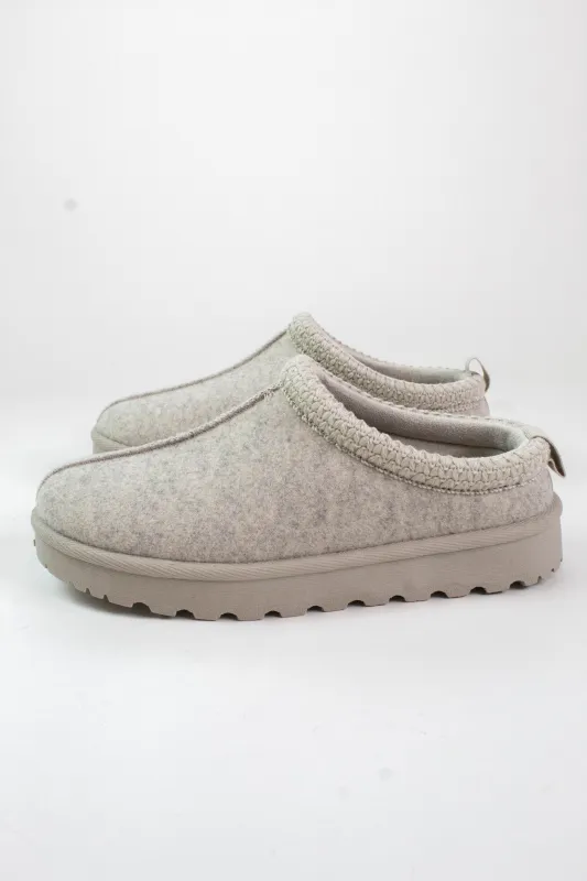 Zen Stitched Slippers, Oatmeal | Beach by Matisse made by Matisse