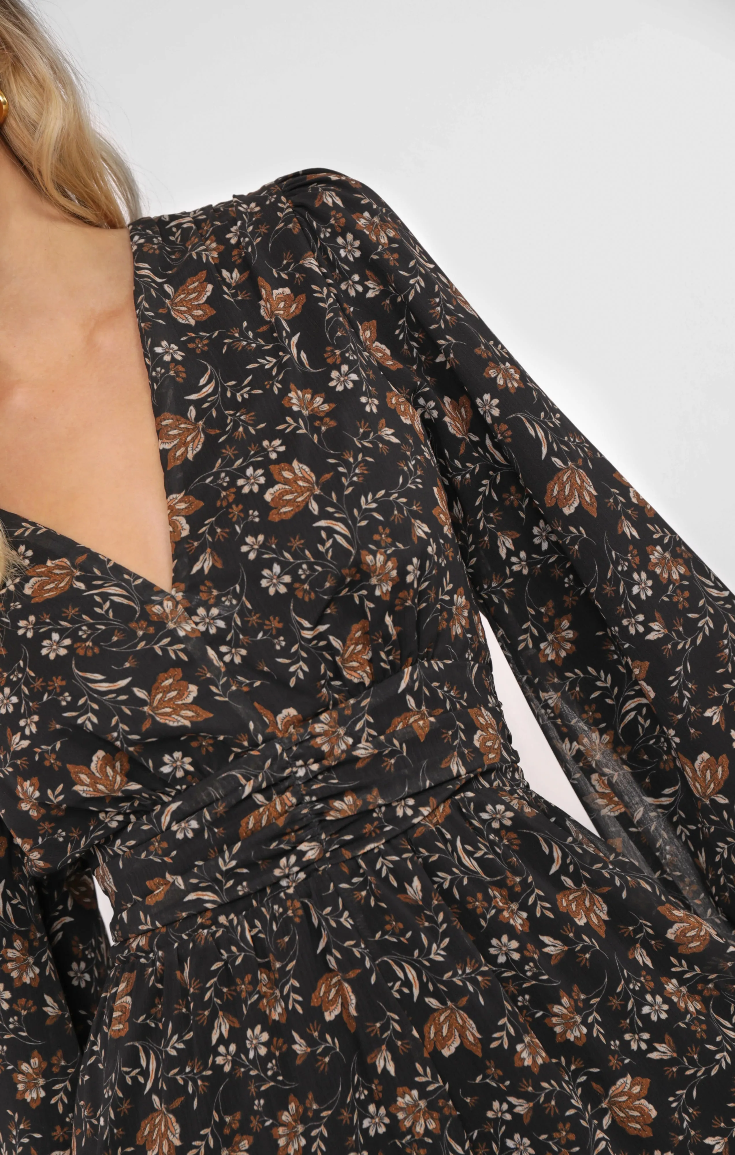 Timeless Flowy Elastic Waist Romper, Black Multi | Sadie & Sage sold by North & Main Clothing Company product image thumbnail 3