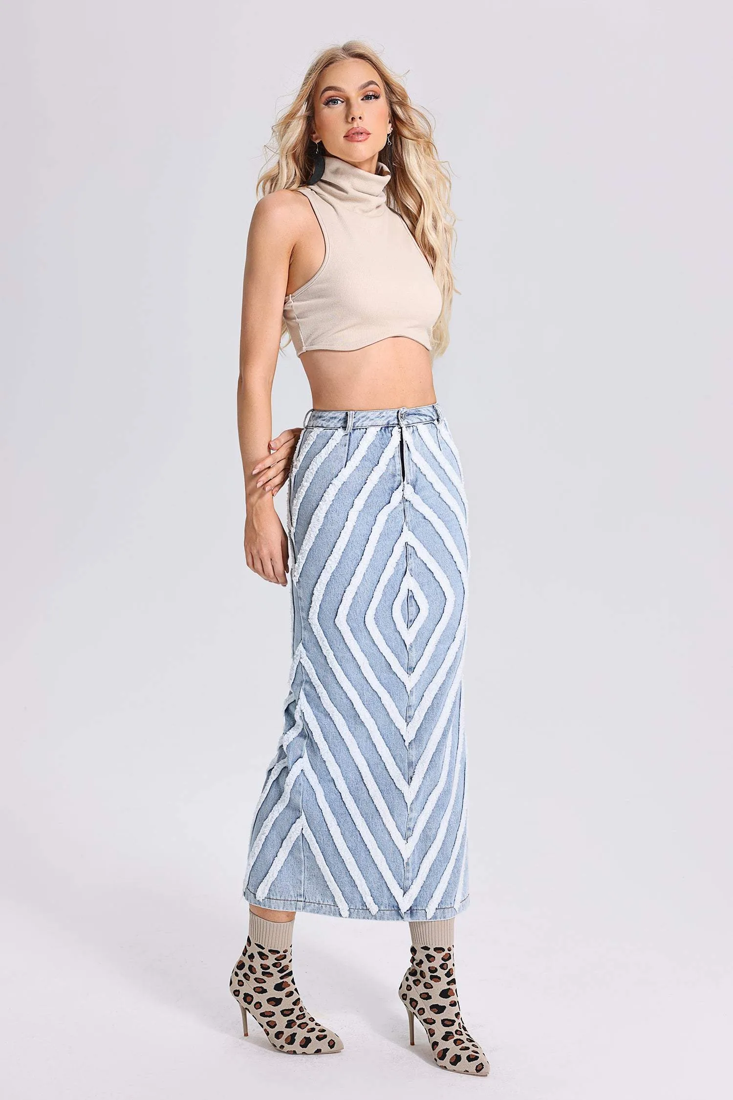 Minerva Rhombic Frayed Skirt, M sold by Bella Barnett product image thumbnail 2