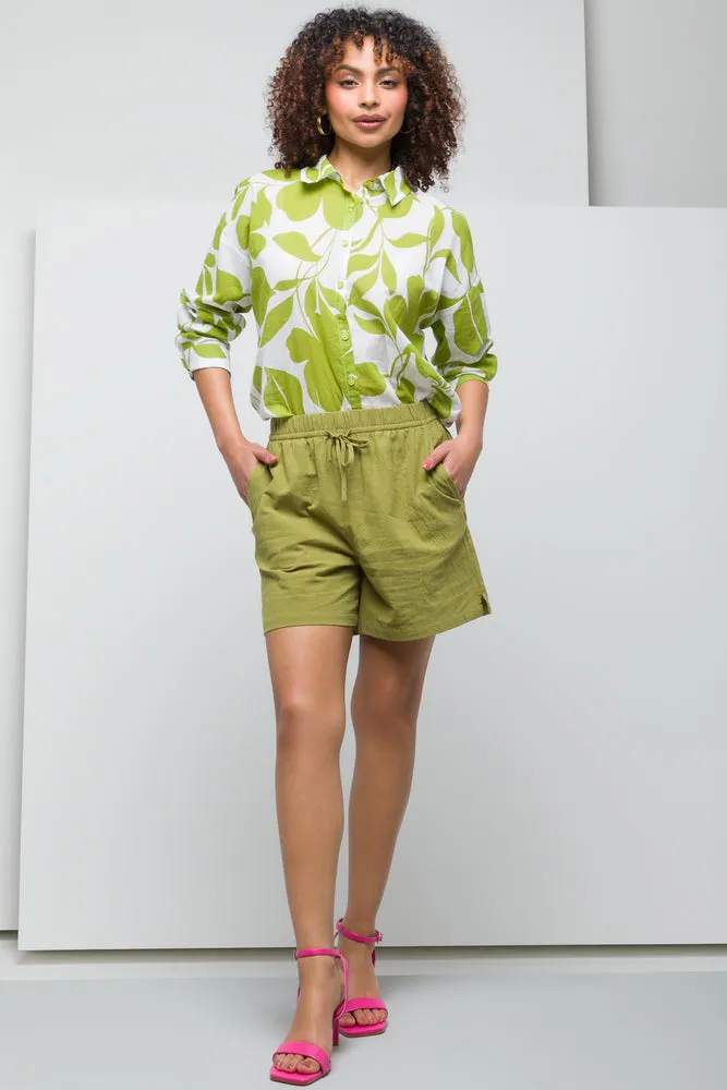 Relaxed Cotton Short Green sold by Ackermas